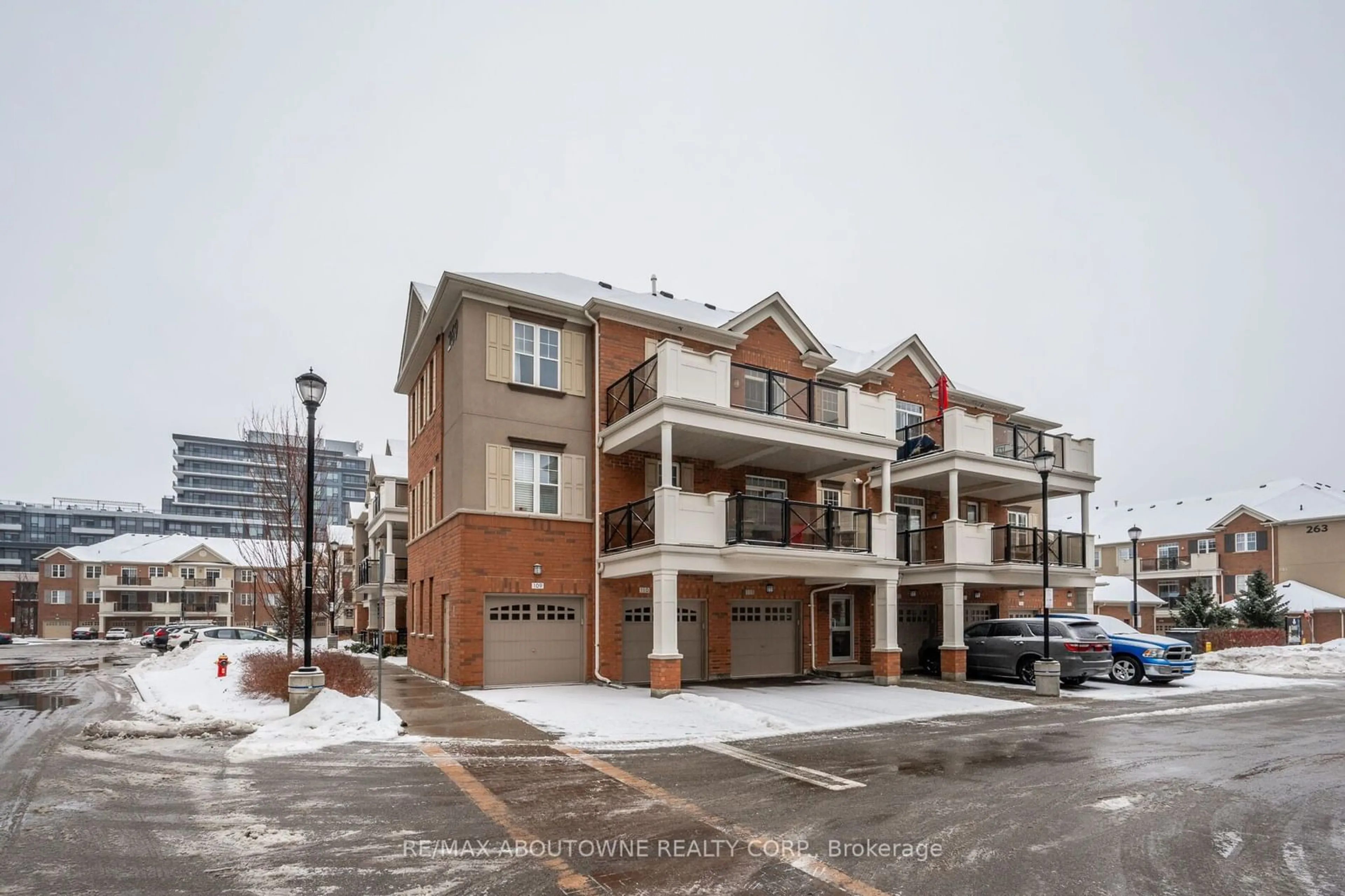 Unknown for 269 Georgian Dr #312, Oakville Ontario L6H 6V1