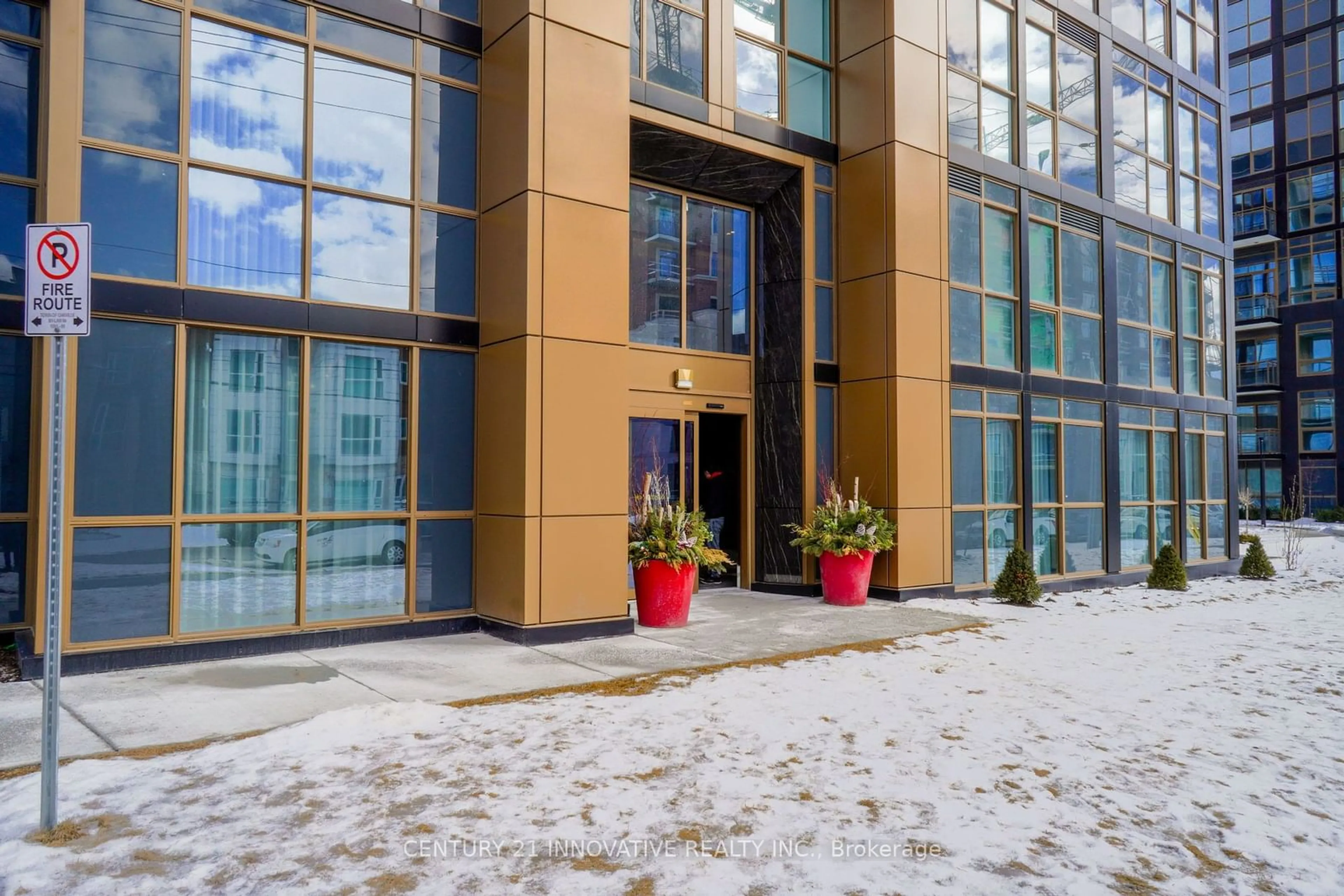 Indoor foyer for 2343 Khalsa Gate #220, Oakville Ontario L6M 4J2