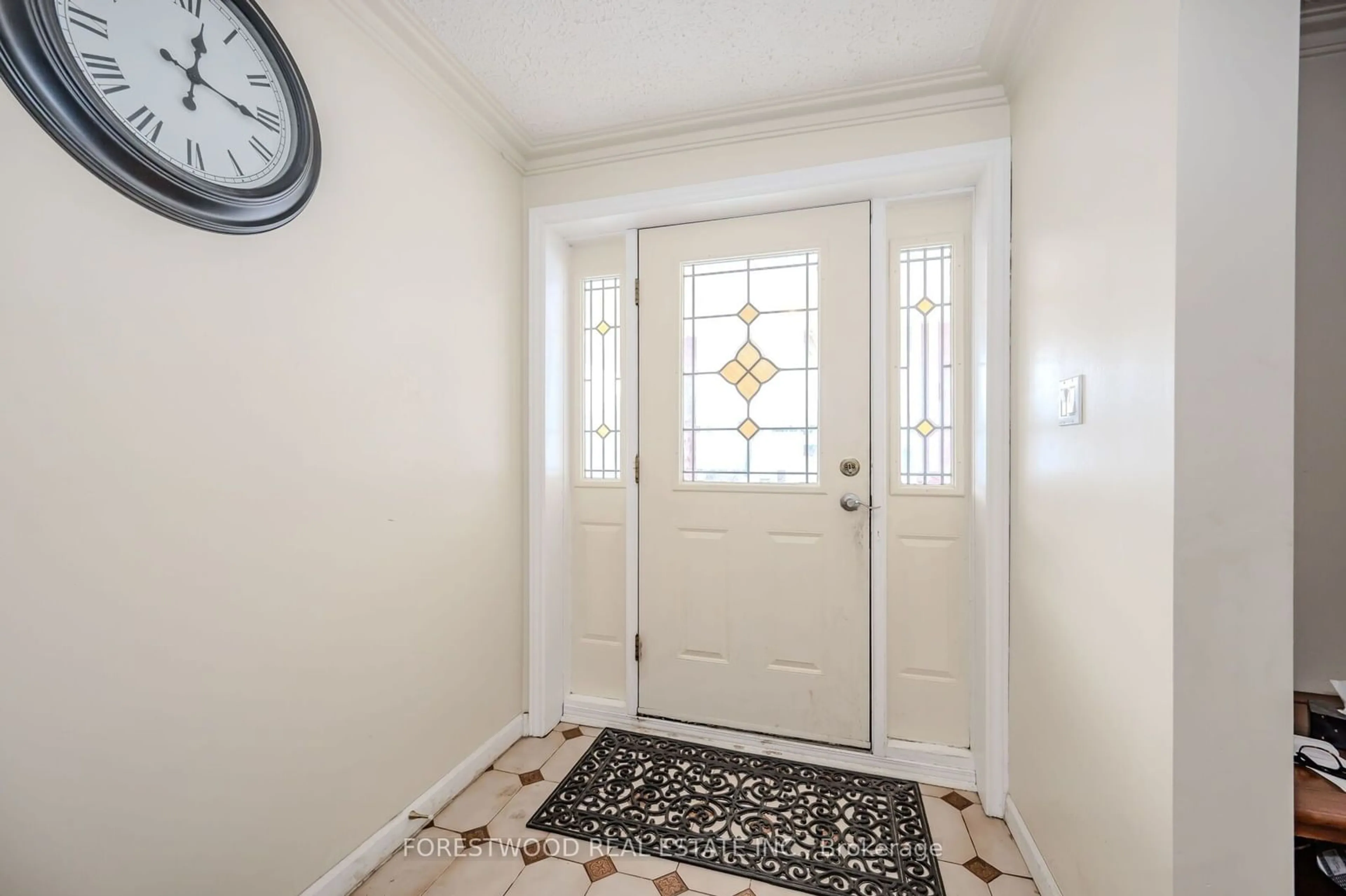 Indoor entryway for 1351 Haig Blvd, Mississauga Ontario L5E 2M8