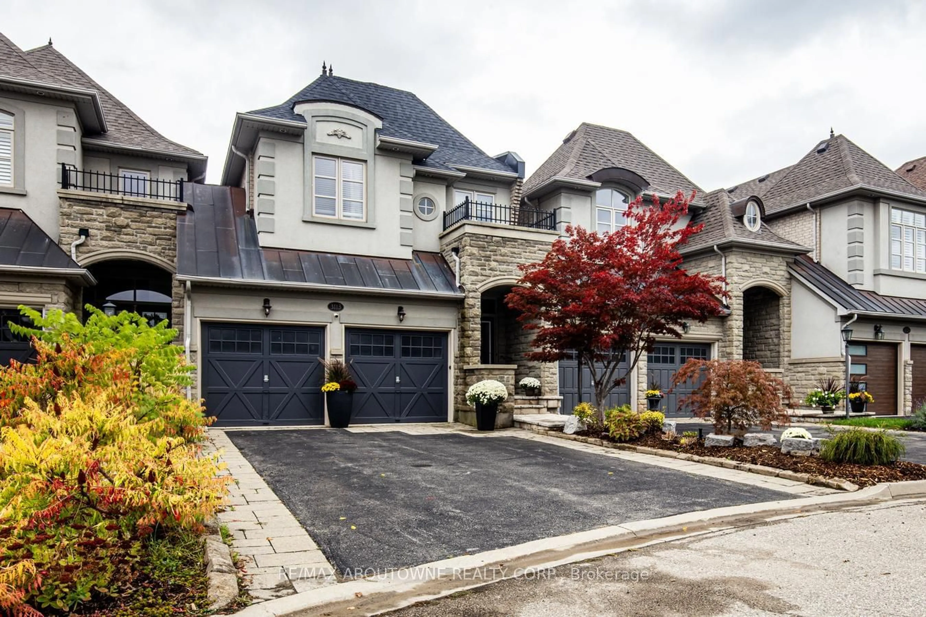 Home with brick exterior material, street for 3113 Watercliffe Crt, Oakville Ontario L6M 0K7