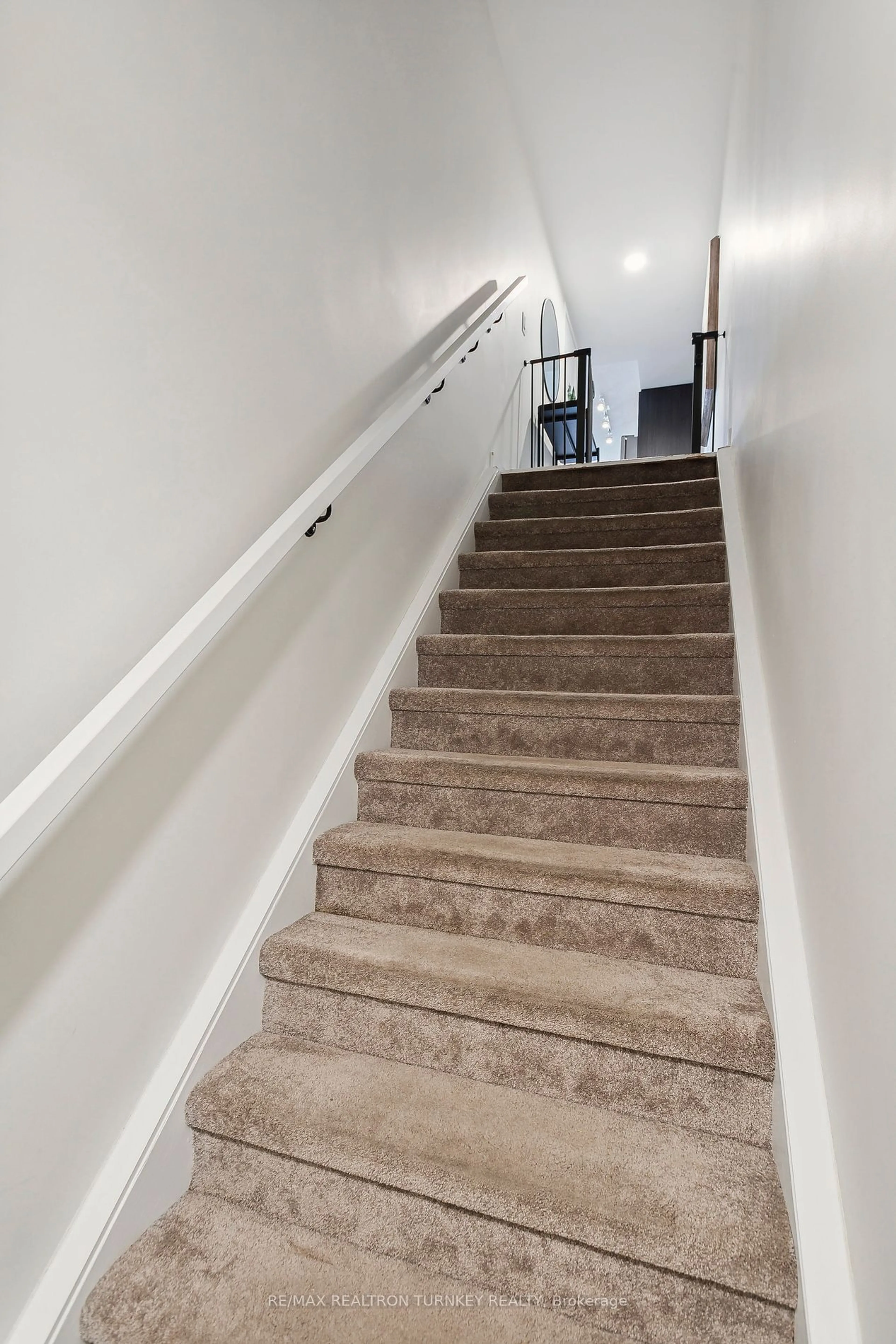 Stairs for 1135 Cooke Blvd #116, Burlington Ontario L7T 0C3