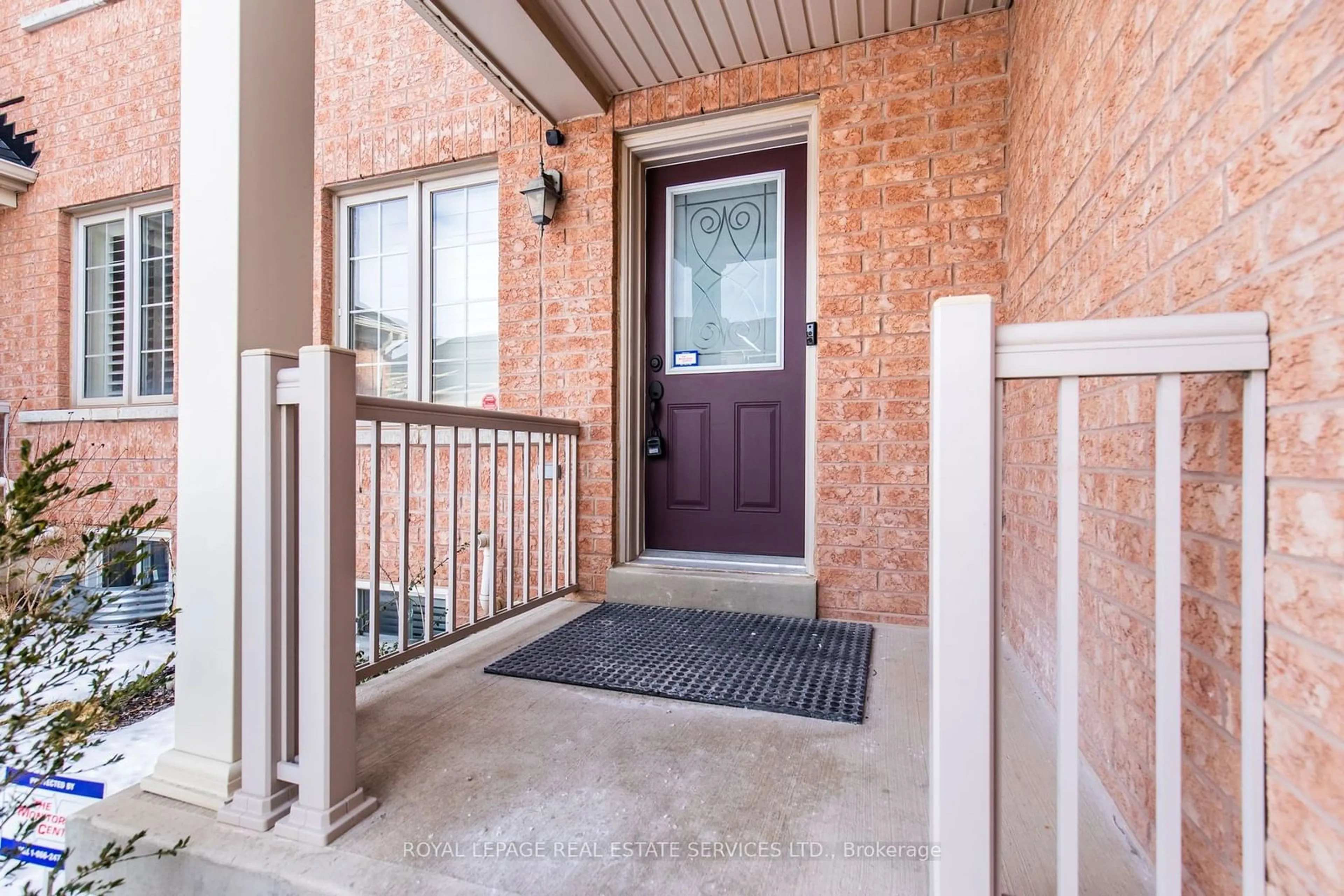 Indoor entryway for 3045 Gladeside Ave #8, Oakville Ontario L6M 0R3