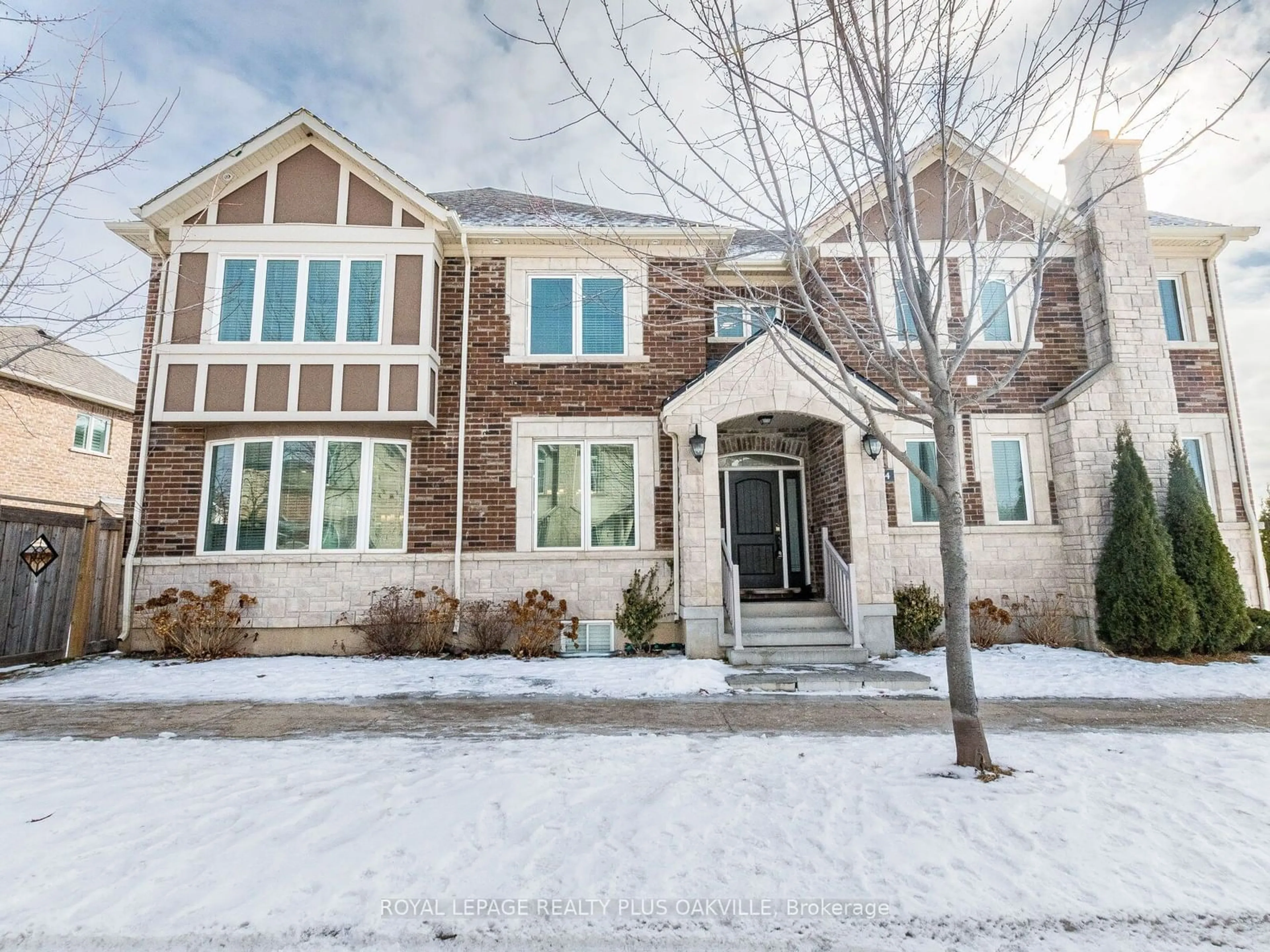 Home with brick exterior material, street for 364 Wisteria Way, Oakville Ontario L6M 0N3