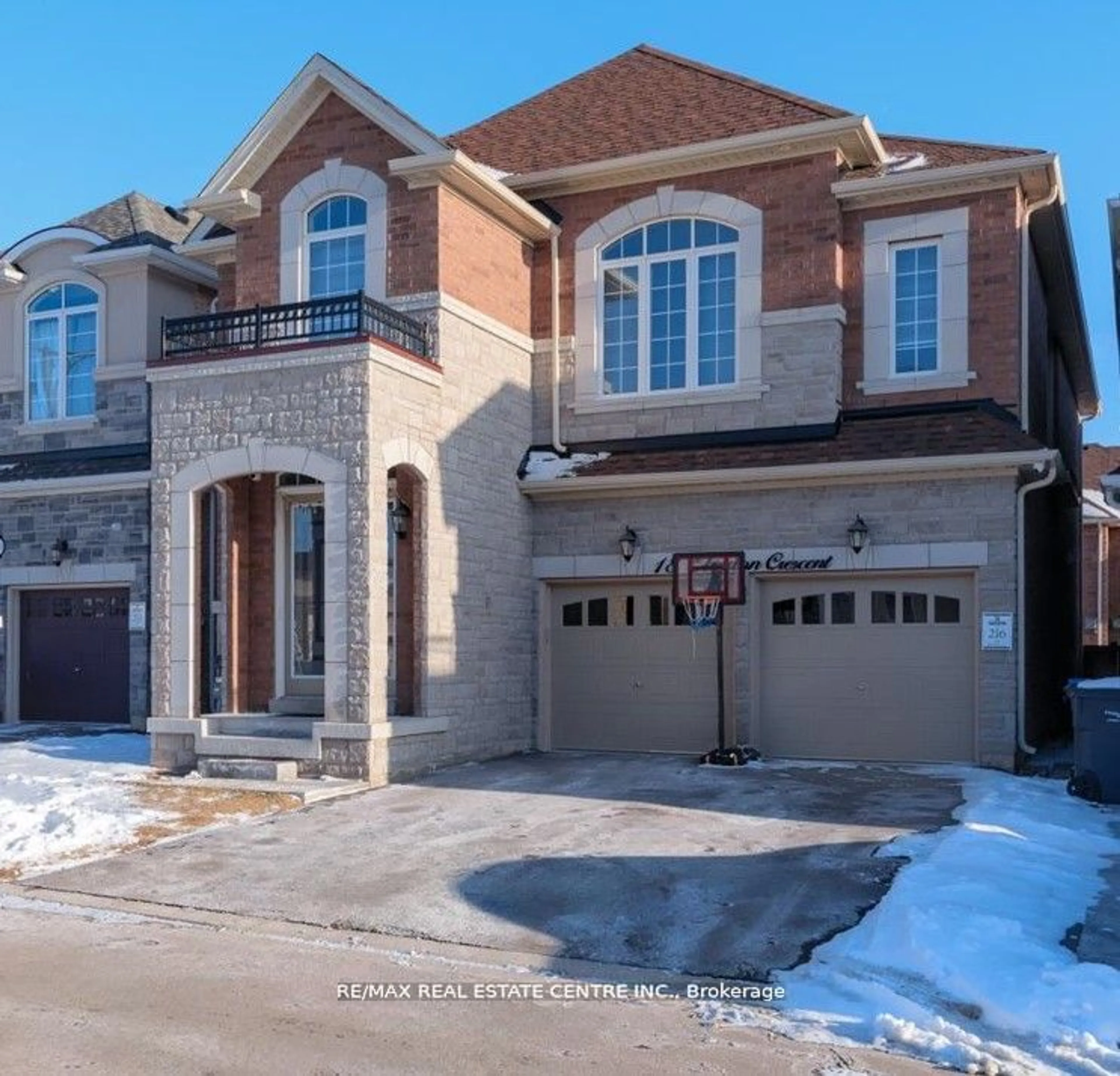 Home with brick exterior material, street for 18 Elverton Cres, Brampton Ontario L7A 4Z4