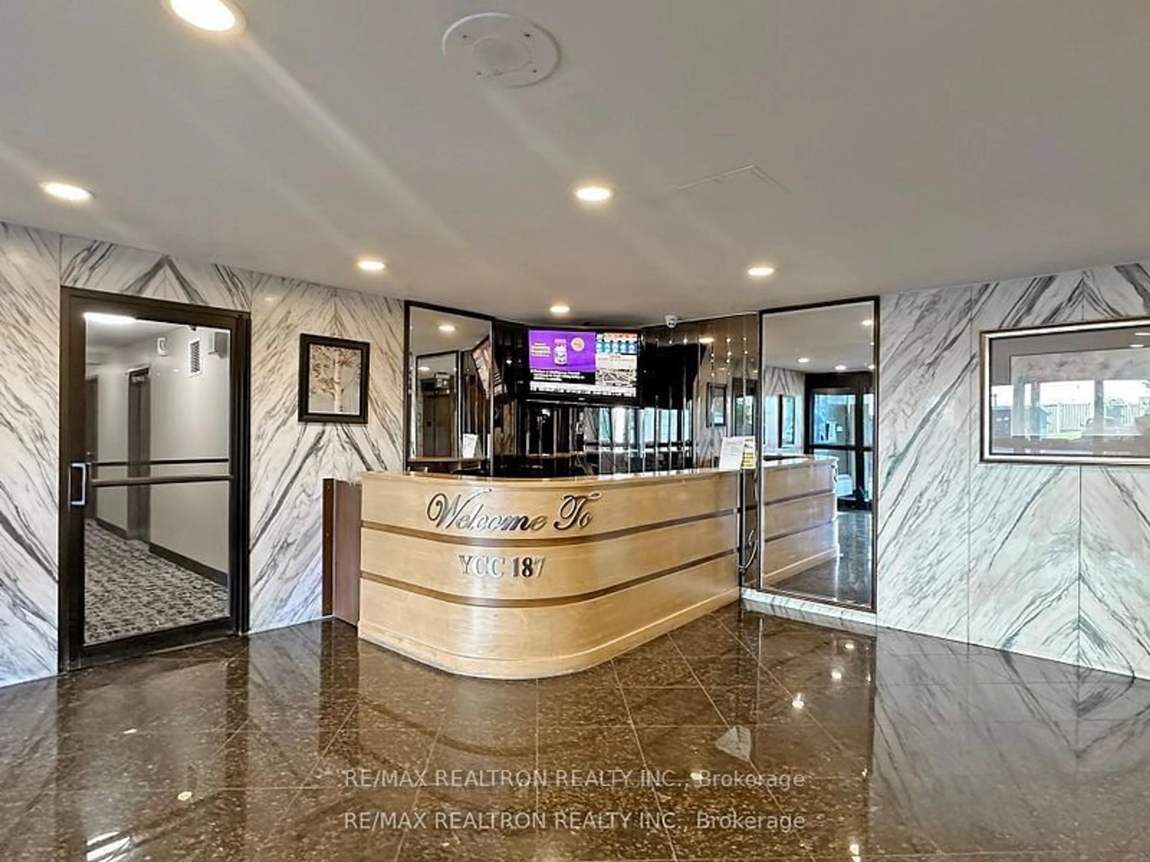 Lobby for 3390 Weston Rd #1906, Toronto Ontario M9M 2X3