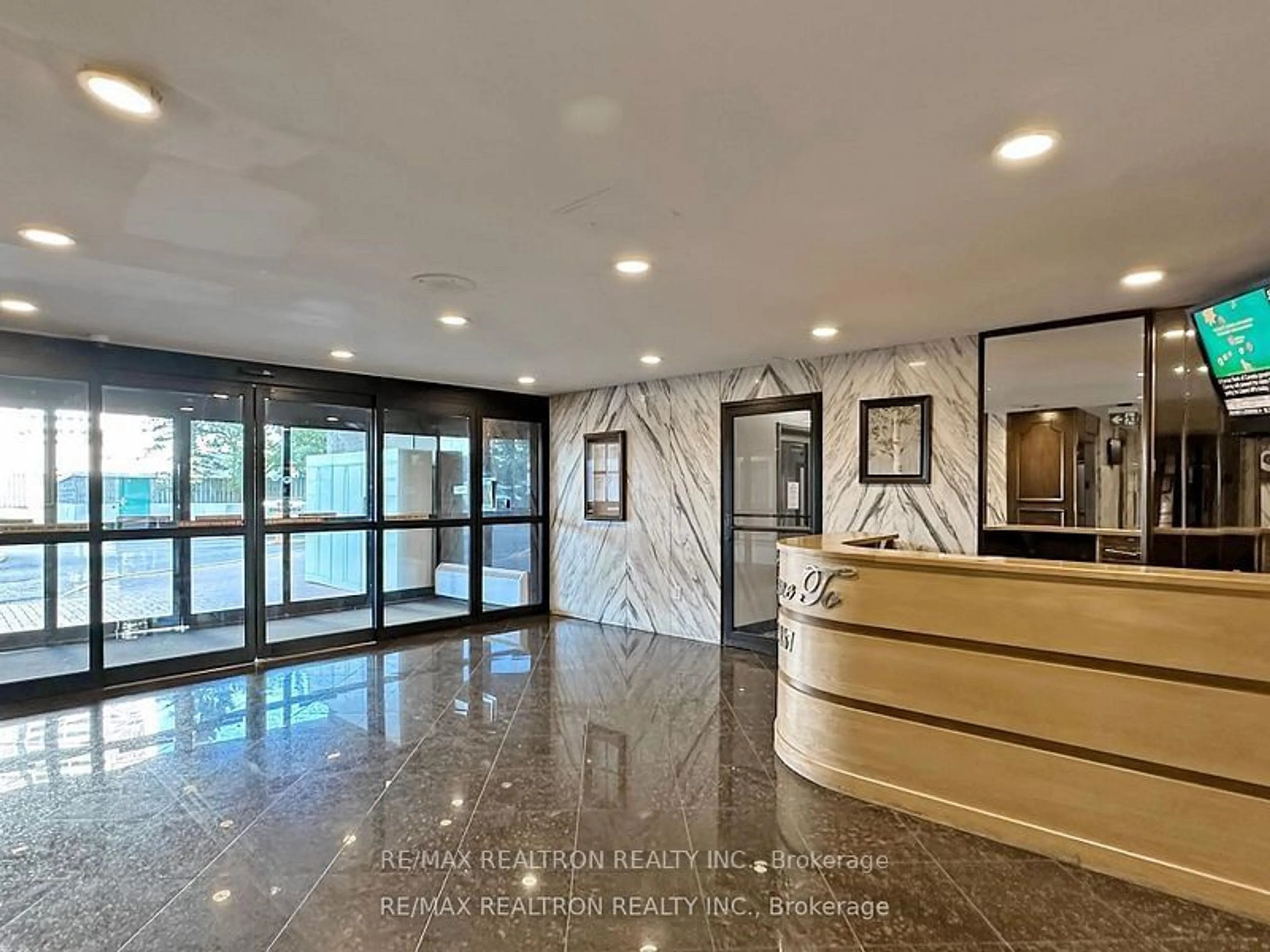 Lobby for 3390 Weston Rd #1906, Toronto Ontario M9M 2X3