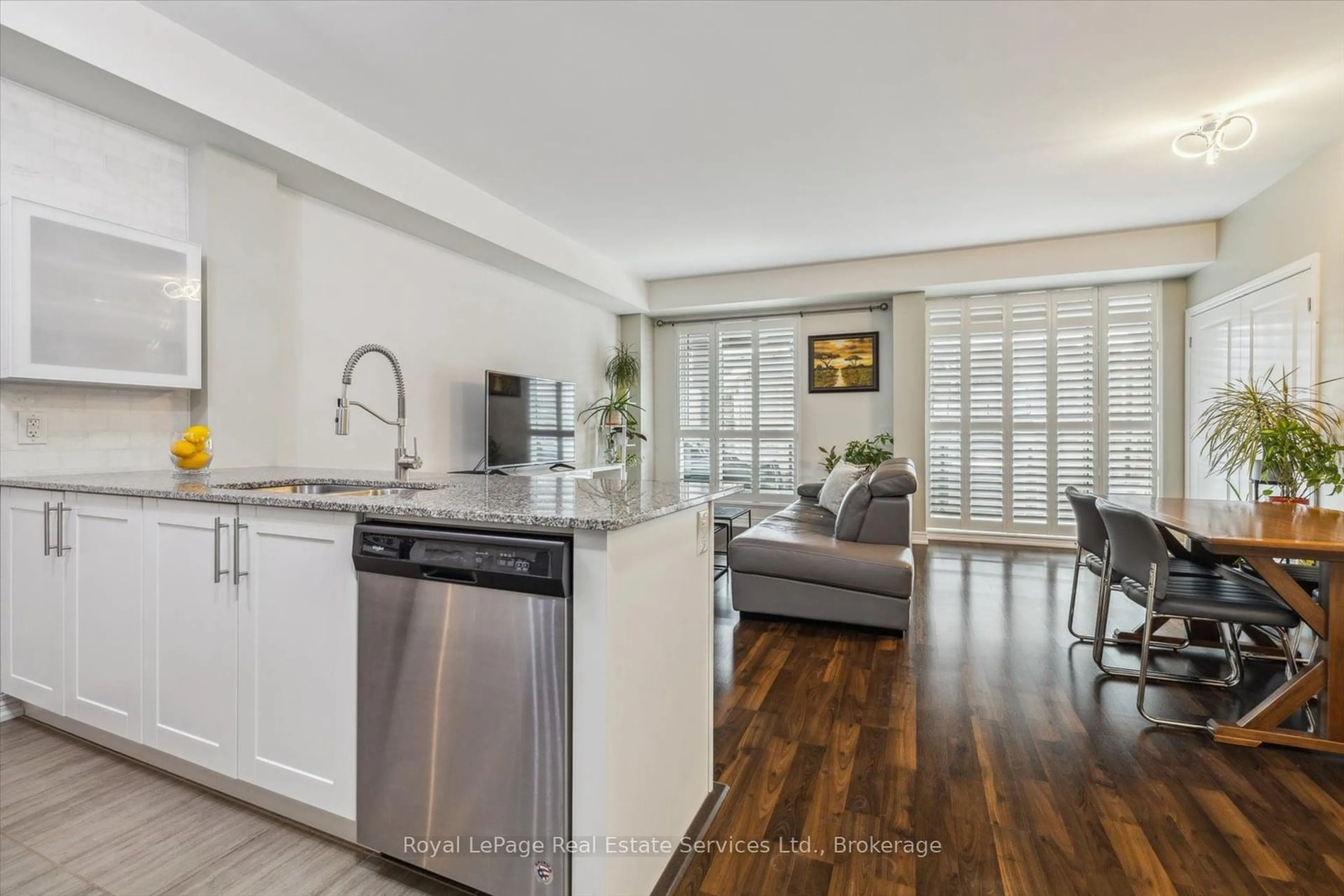 Open concept kitchen, unknown for 2370 Khalsa Gate #207, Oakville Ontario L6M 1P5