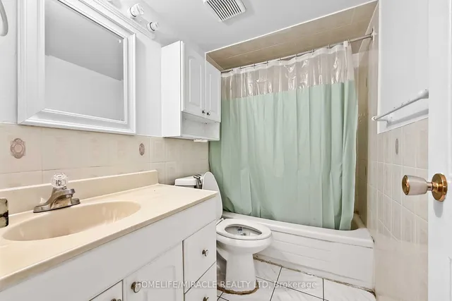 Additional property image - 49 Silverstone Dr Unit 605