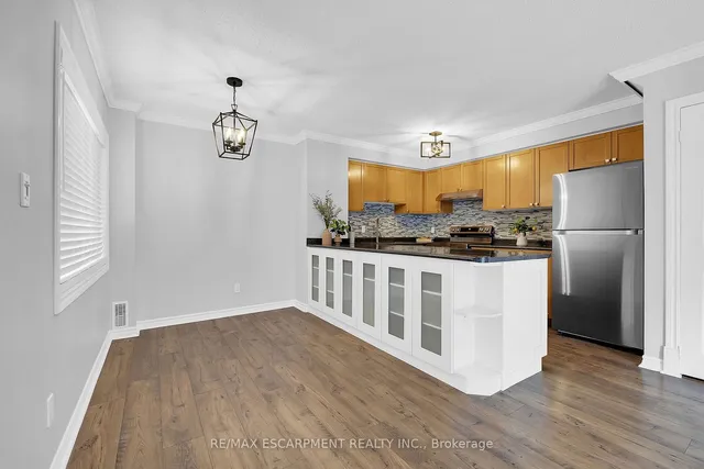 Additional property image - 1701 Lampman Ave Unit 404