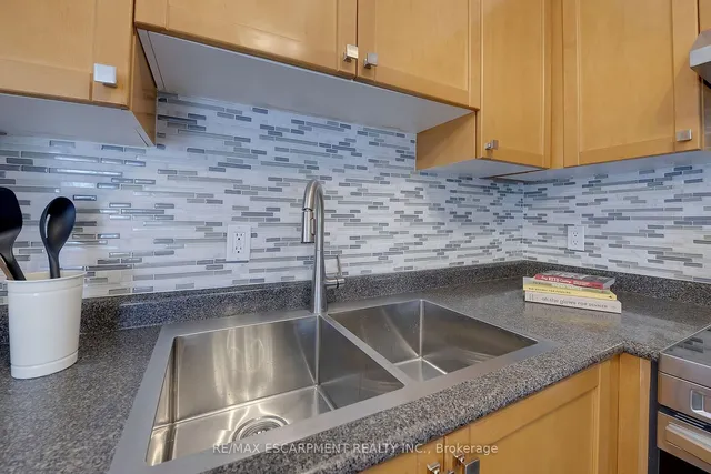 Additional property image - 1701 Lampman Ave Unit 404