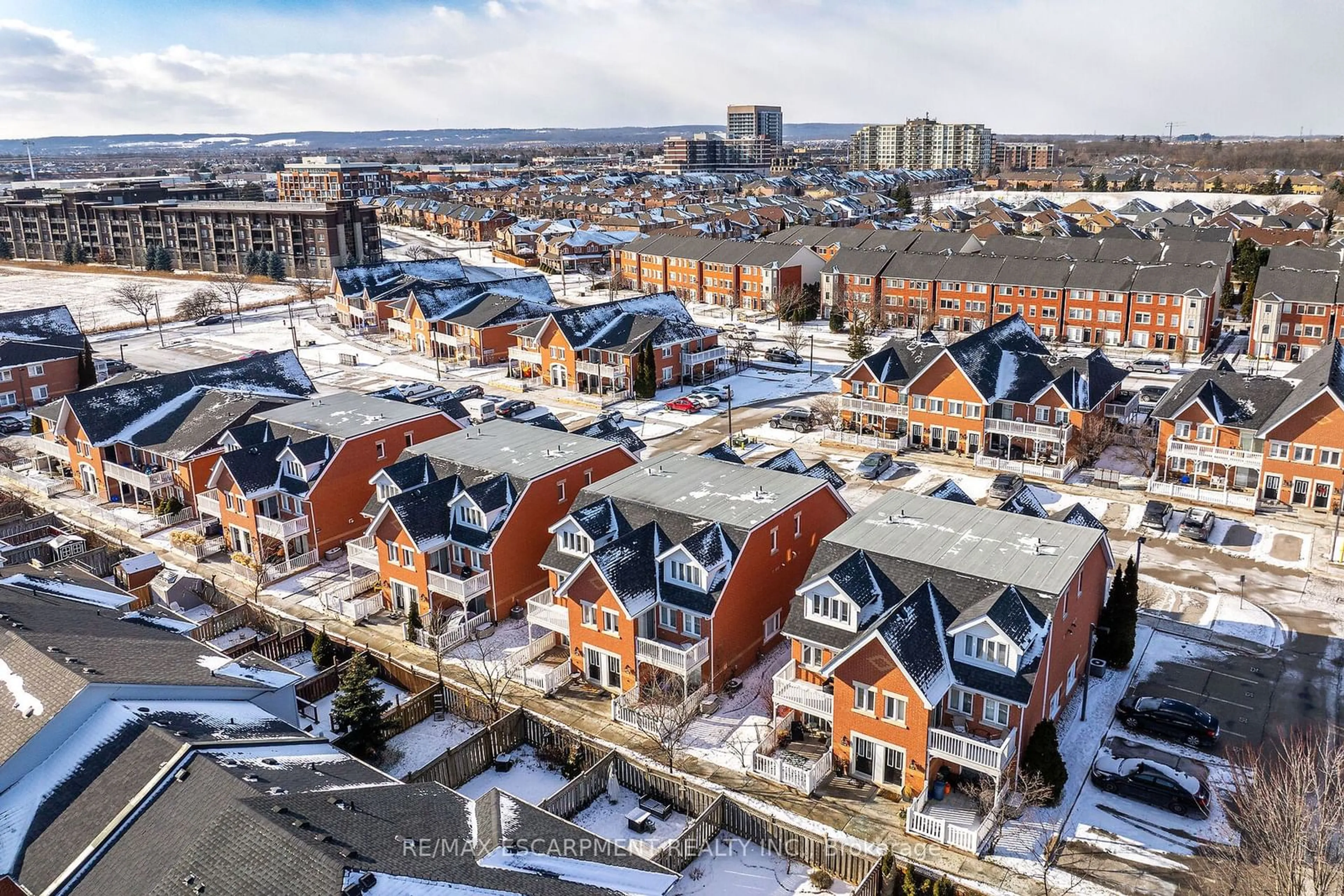 A pic from outside/outdoor area/front of a property/back of a property/a pic from drone, city buildings view from balcony for 1701 Lampman Ave #404, Burlington Ontario L7L 6R8