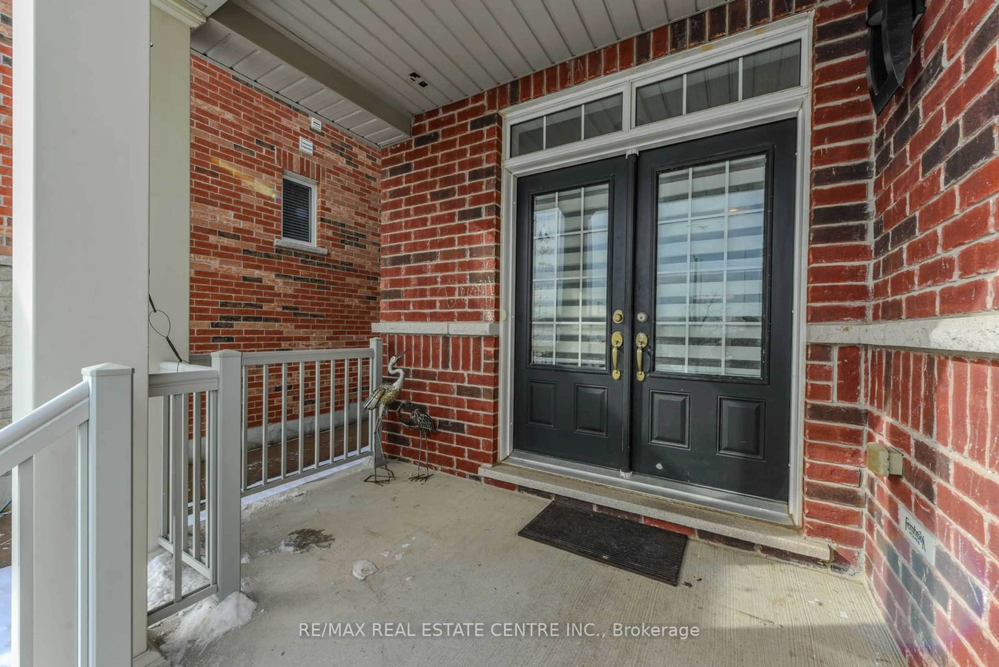 Indoor entryway for 65 Sierra Cres, Halton Hills Ontario L7G 0K2