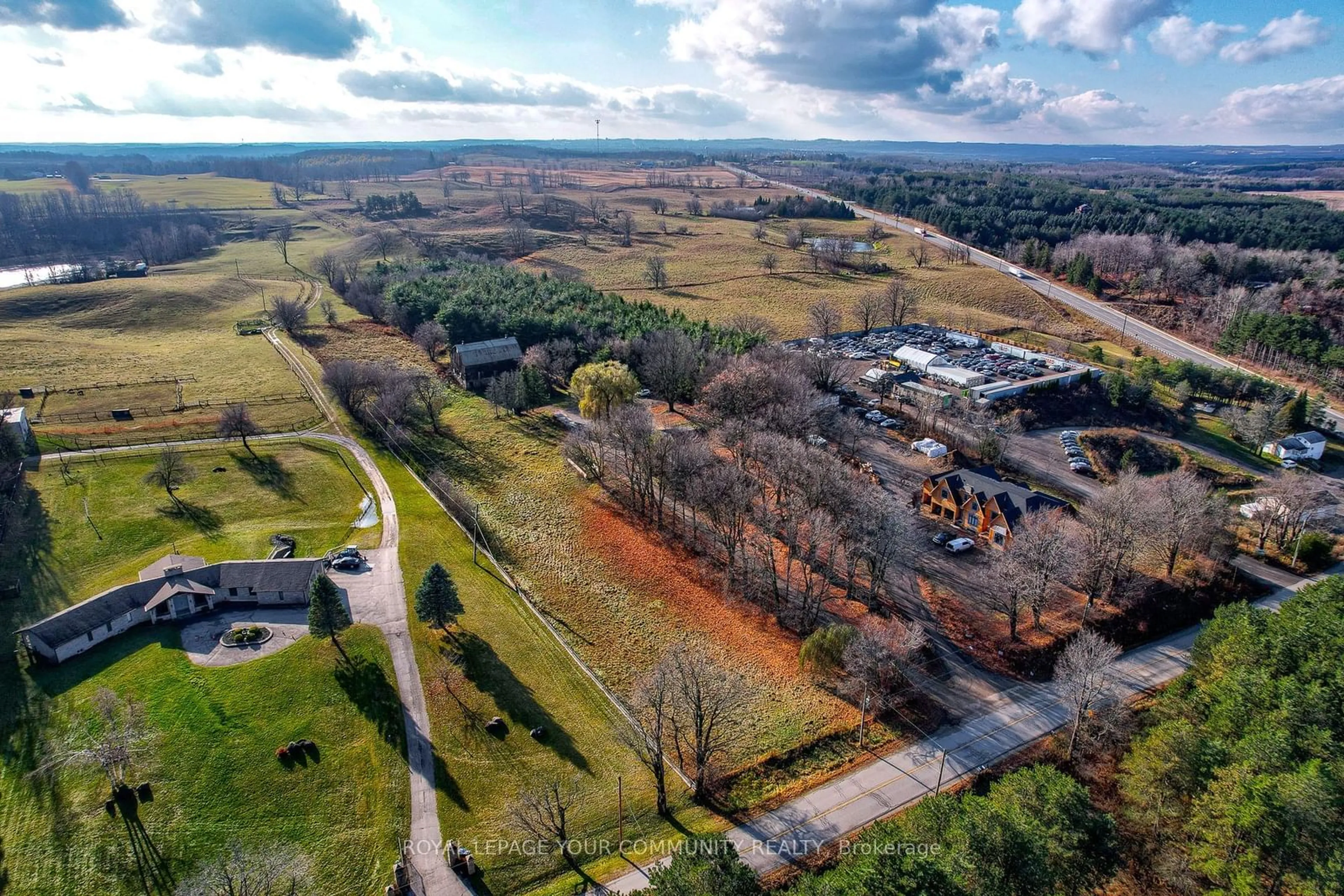 A pic from outside/outdoor area/front of a property/back of a property/a pic from drone, unknown for 20364 St. Andrews Rd, Caledon Ontario L7K 2C9