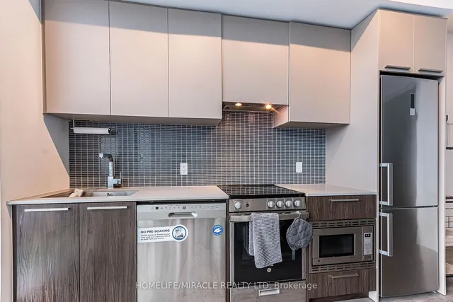 Additional property image - 4208 Dundas St Unit 815
