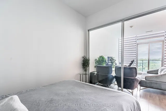 Additional property image - 4208 Dundas St Unit 815