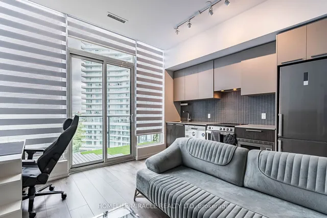 Additional property image - 4208 Dundas St Unit 815