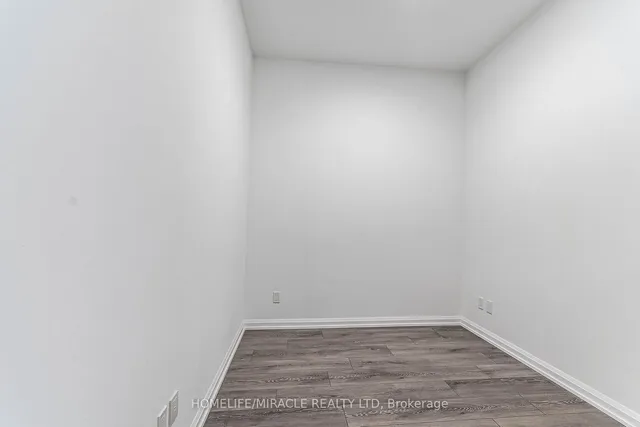 Additional property image - 4208 Dundas St Unit 815