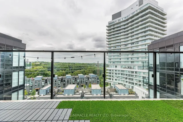 Additional property image - 4208 Dundas St Unit 815