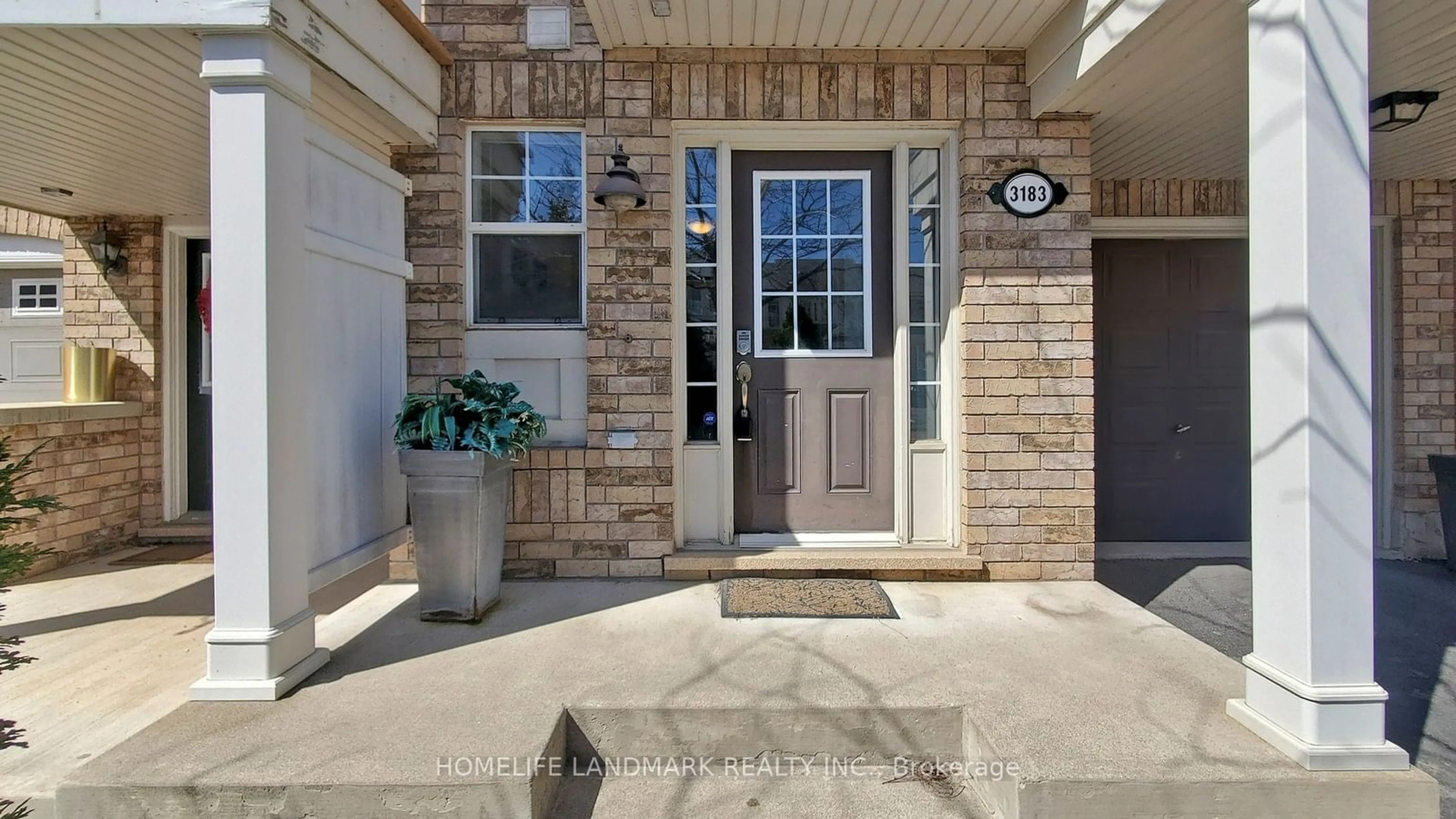 Indoor entryway for 3183 Stornoway Circ, Oakville Ontario L6M 5H7