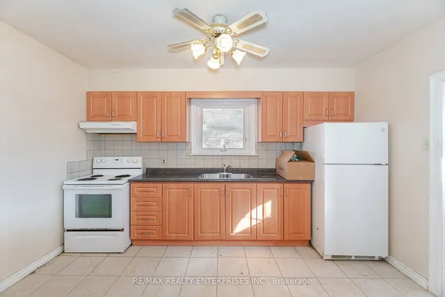 Additional property image - 166 Hay Ave