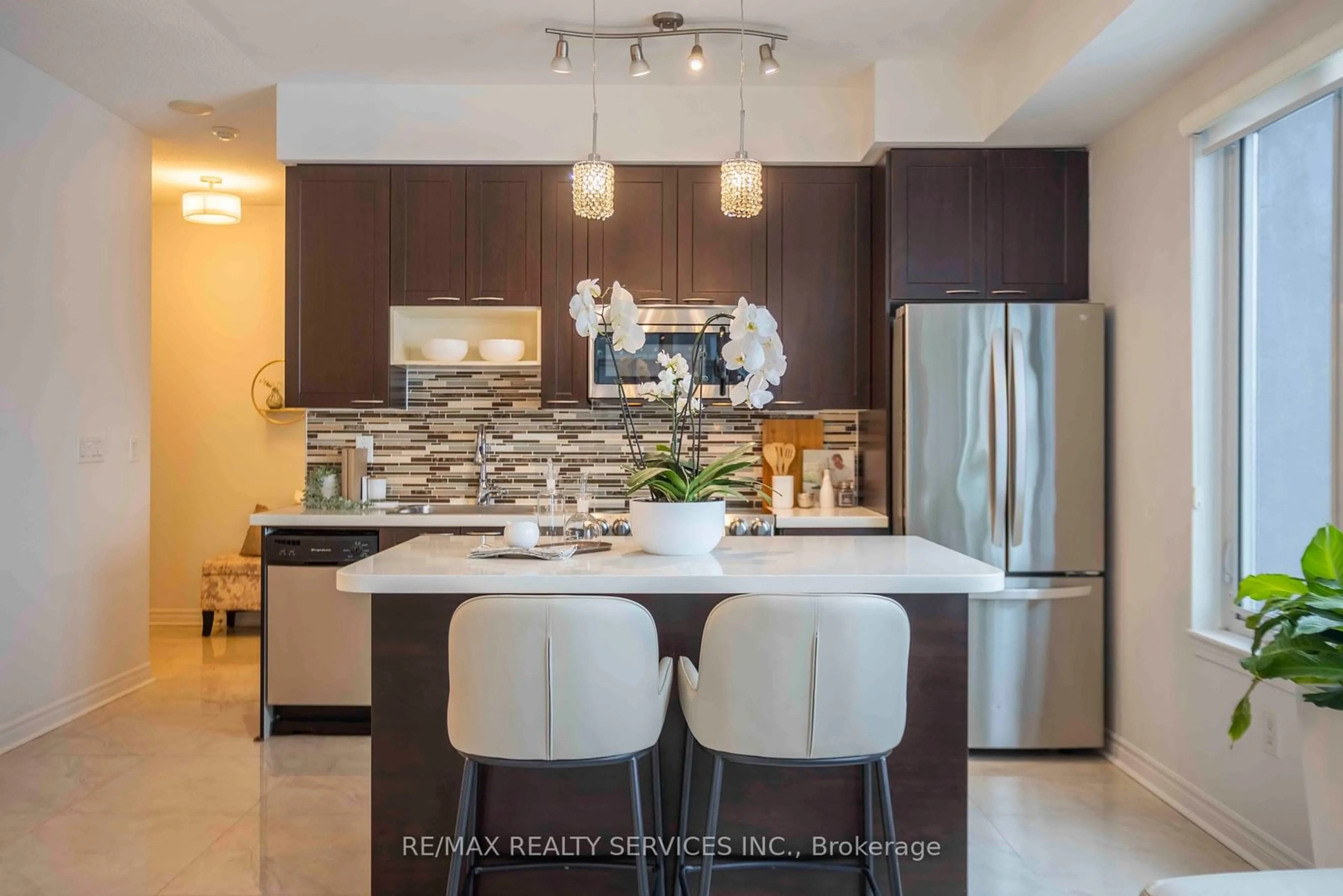 Open concept kitchen, ceramic/tile floor for 385 Prince Of Wales Dr #1408, Mississauga Ontario L5B 0C6