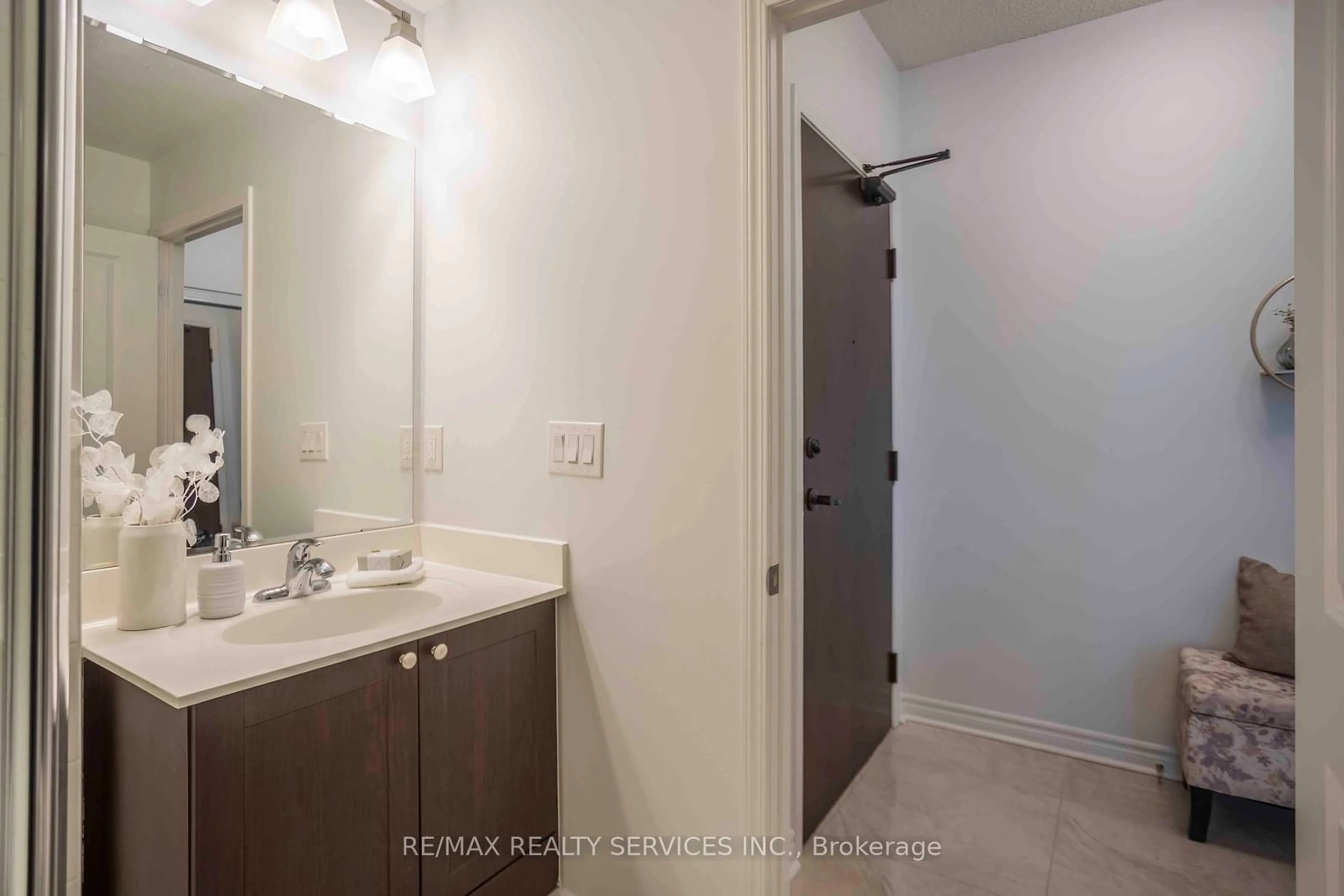 Standard bathroom, unknown for 385 Prince Of Wales Dr #1408, Mississauga Ontario L5B 0C6