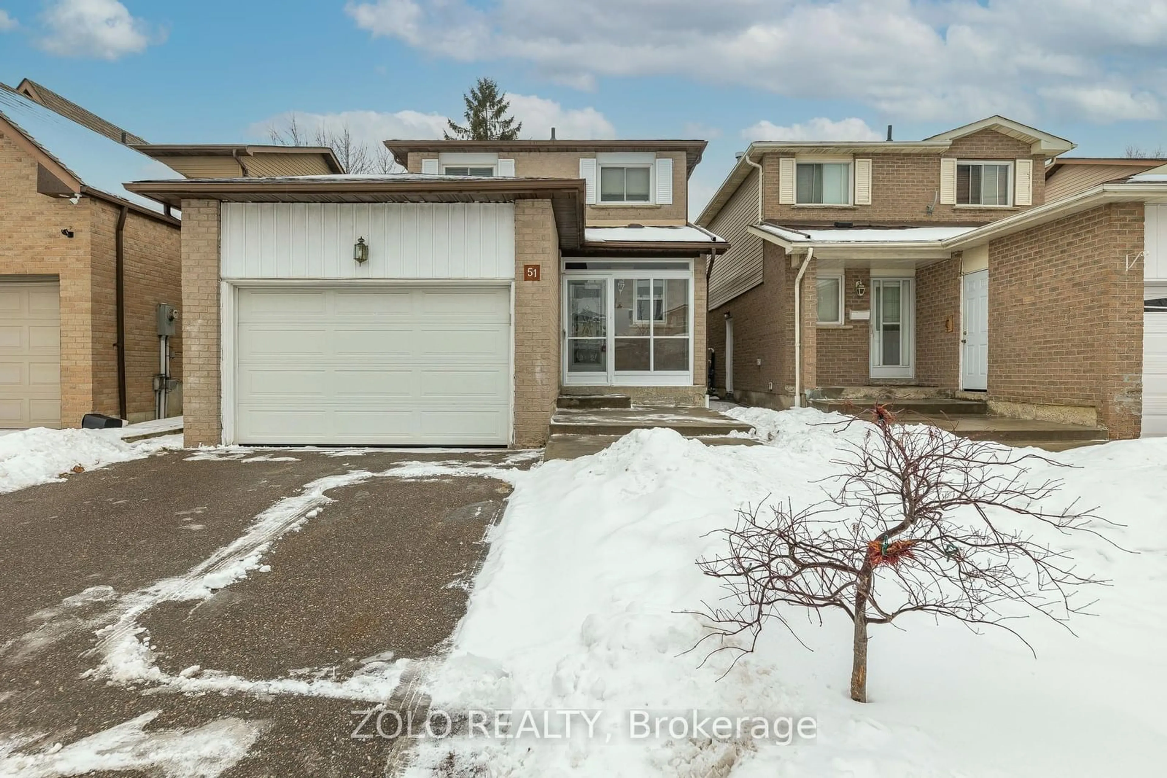 A pic from outside/outdoor area/front of a property/back of a property/a pic from drone, street for 51 Newbridge Cres, Brampton Ontario L6S 4B5