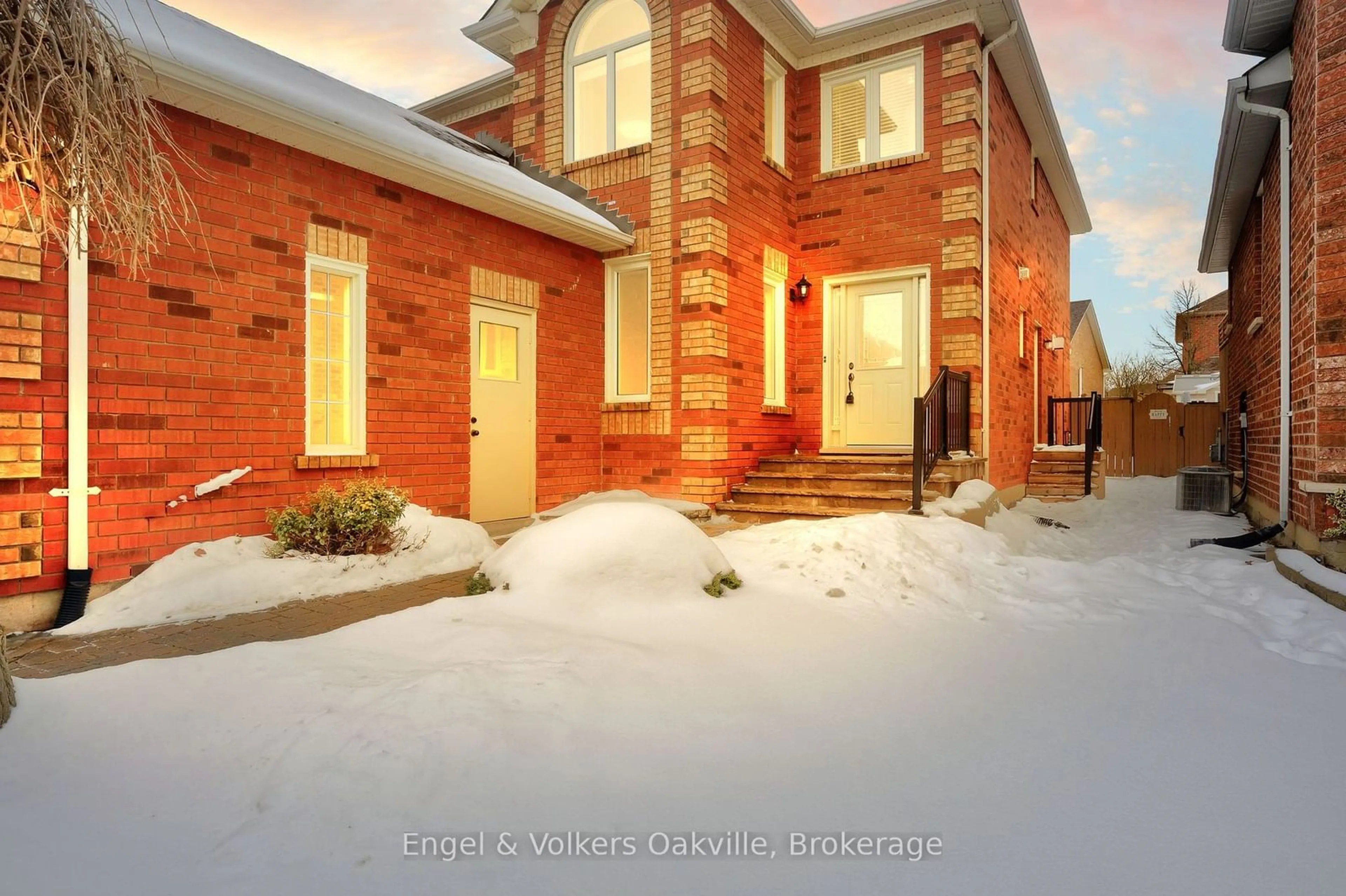 Home with brick exterior material, street for 14115 Argyll Rd, Halton Hills Ontario L7G 5T8