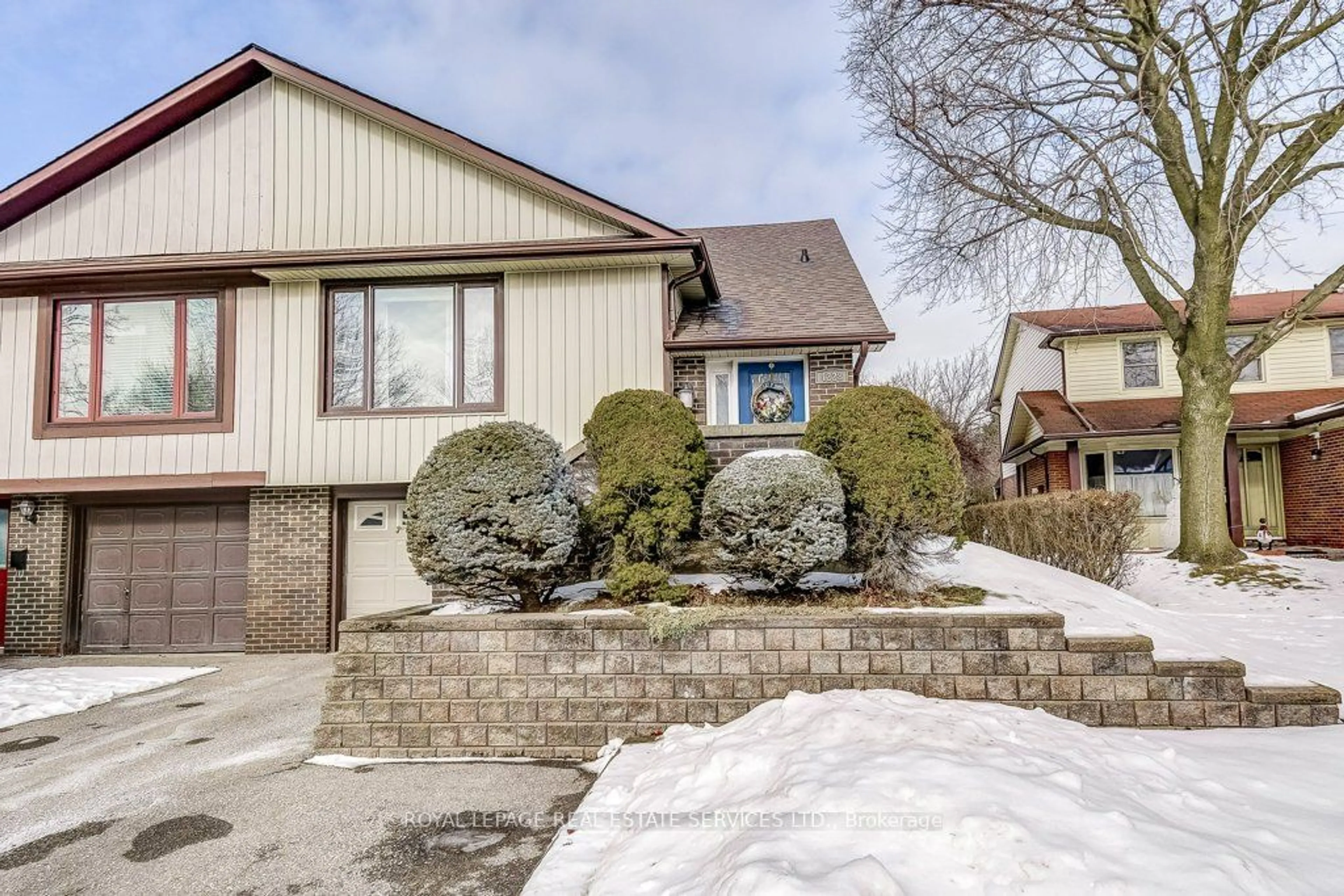 Home with brick exterior material, street for 4228 Jefton Cres, Mississauga Ontario L5L 1Z3