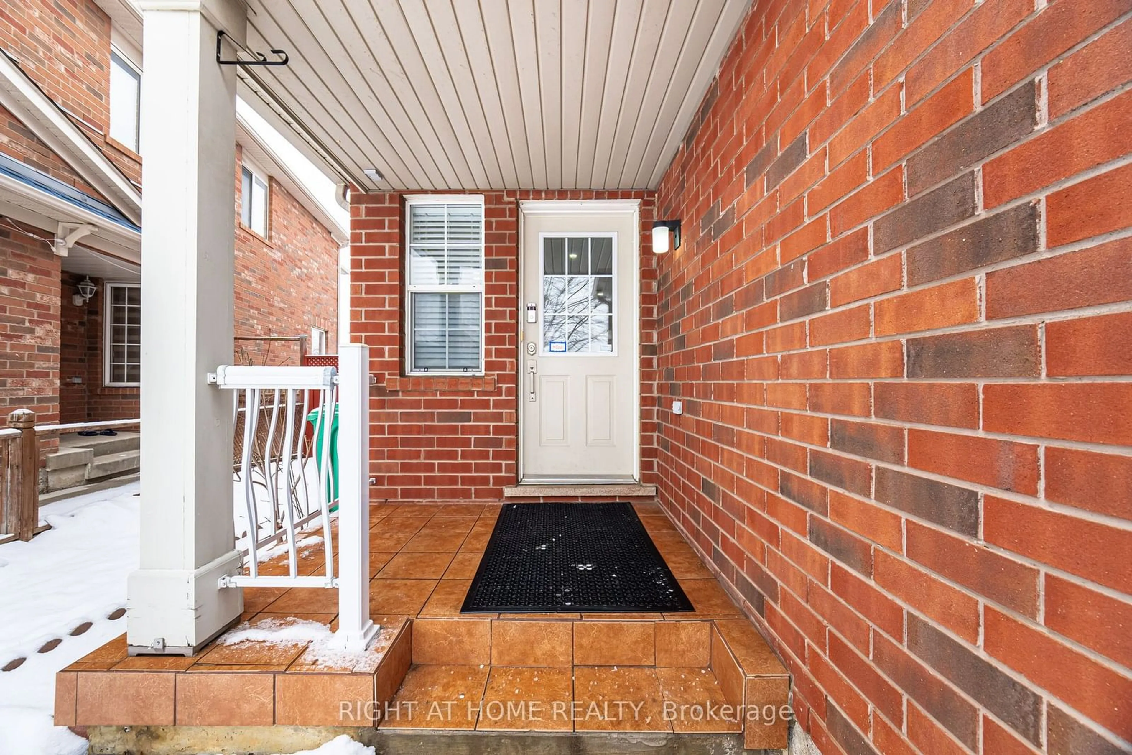 Indoor entryway for 21 Herdwick St, Brampton Ontario L6S 6L6