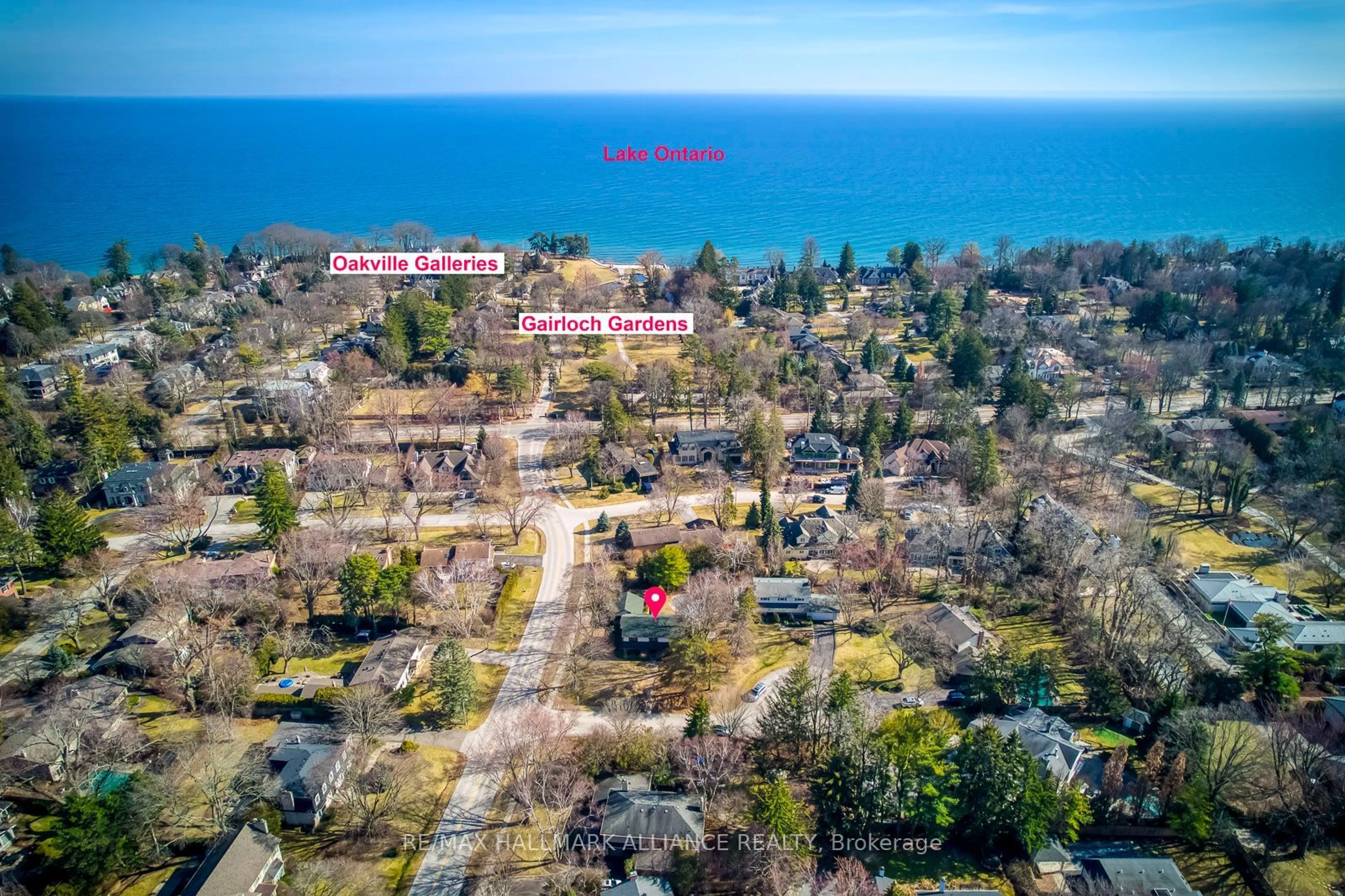 A pic from outside/outdoor area/front of a property/back of a property/a pic from drone, unknown for 134 Abbey Crt, Oakville Ontario L6J 4L1