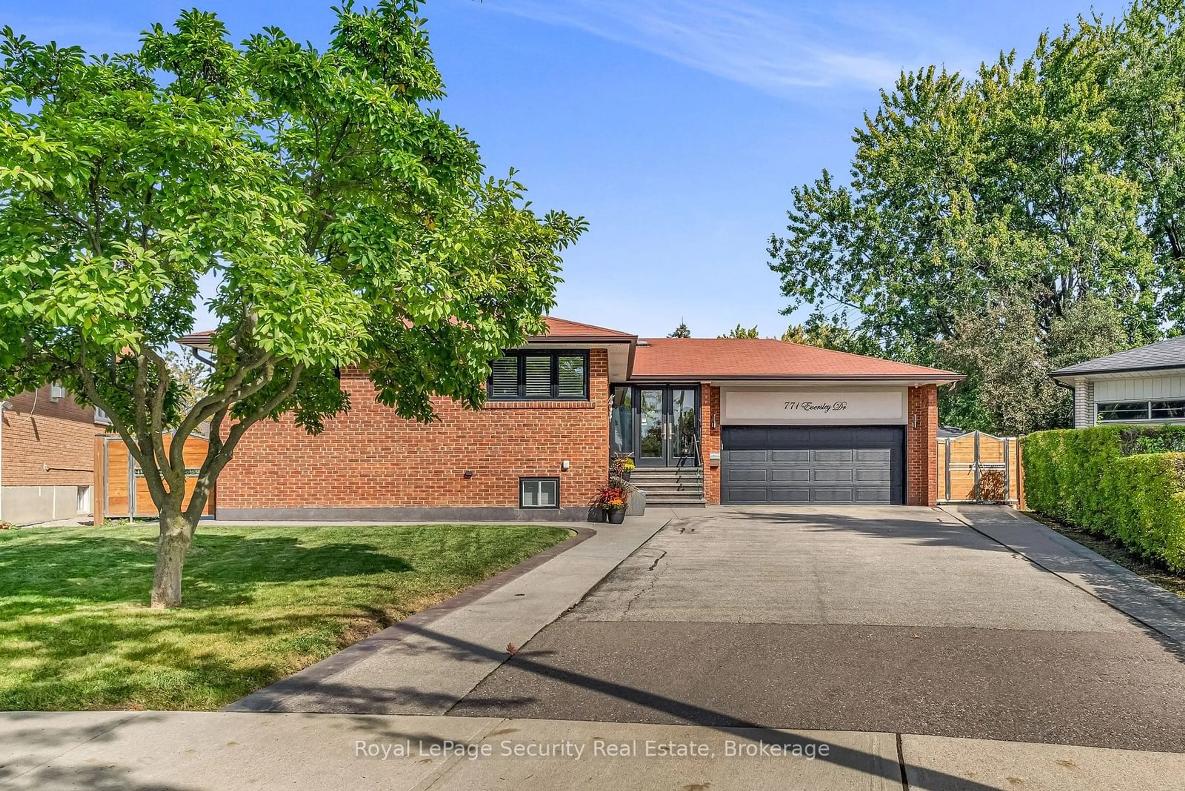 Home with brick exterior material, street for 771 Eversley Dr, Mississauga Ontario L5A 2E2