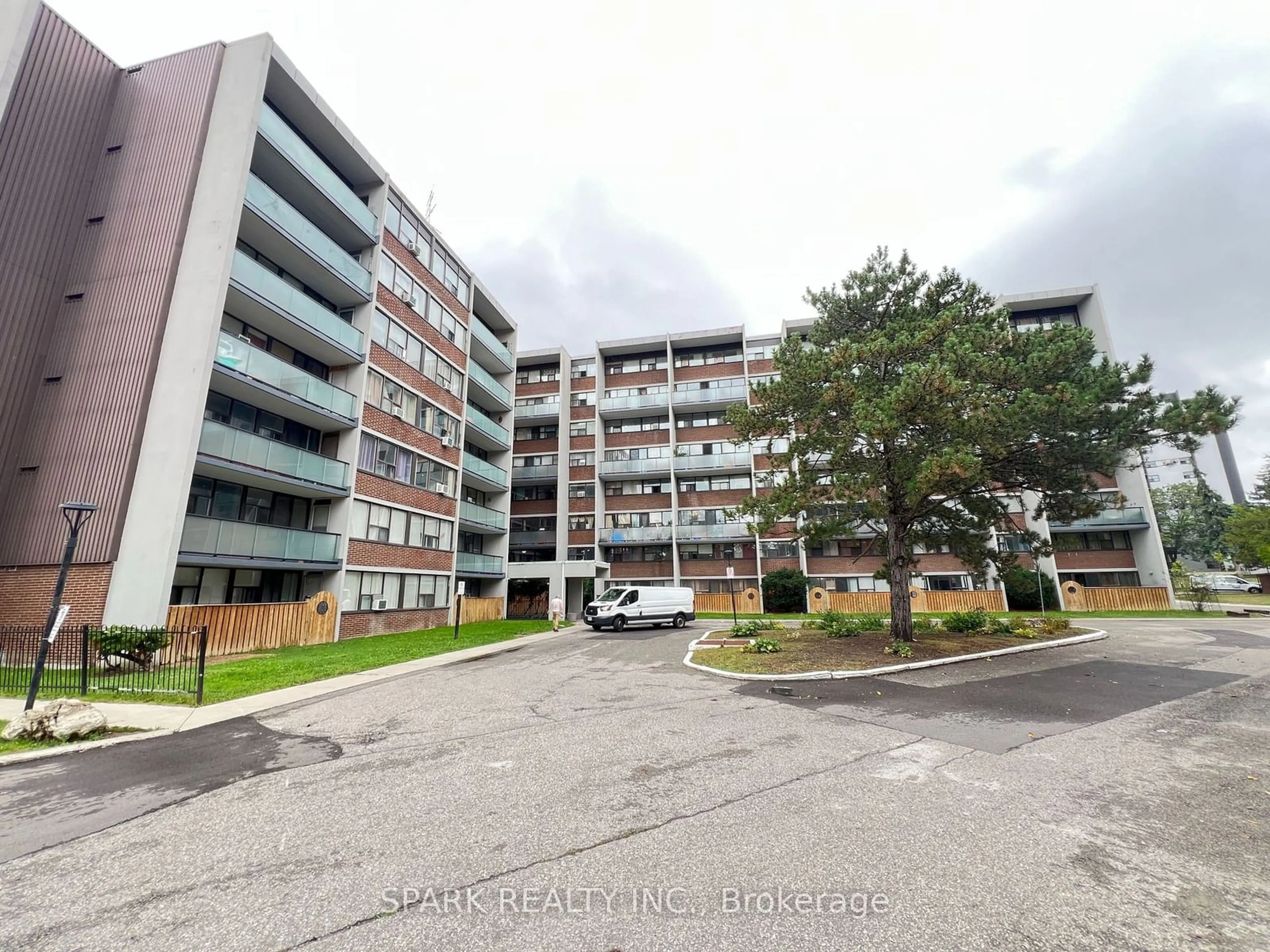 A pic from outside/outdoor area/front of a property/back of a property/a pic from drone, street for 2121 Roche Crt #301, Mississauga Ontario L5K 2C7