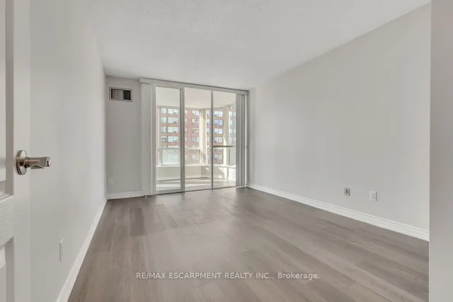 Additional property image - 1276 Maple Crossing Blvd Unit 607