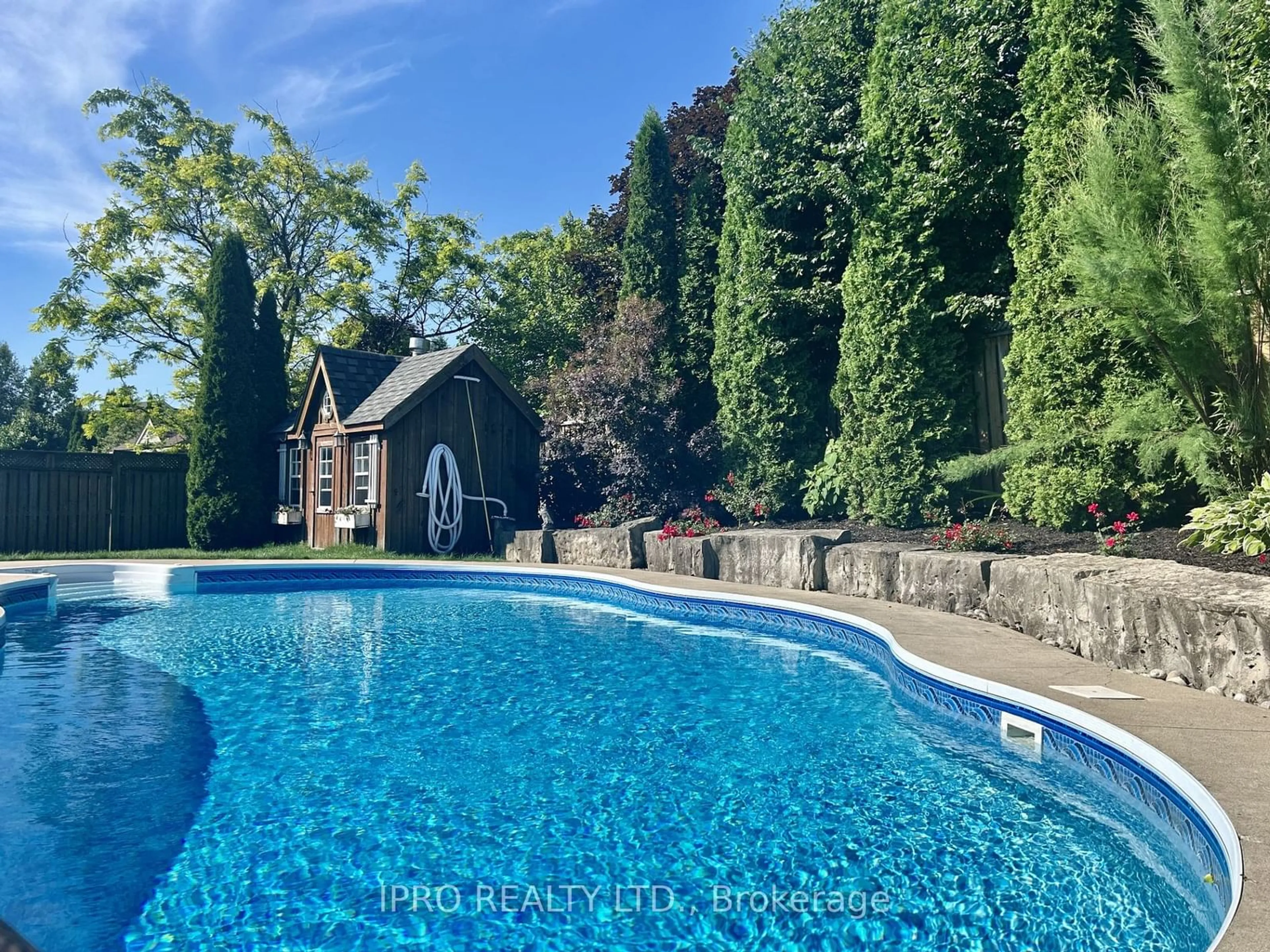 A pic from outside/outdoor area/front of a property/back of a property/a pic from drone, water/lake/river/ocean view for 2 Redfern St, Orangeville Ontario L9W 5C8