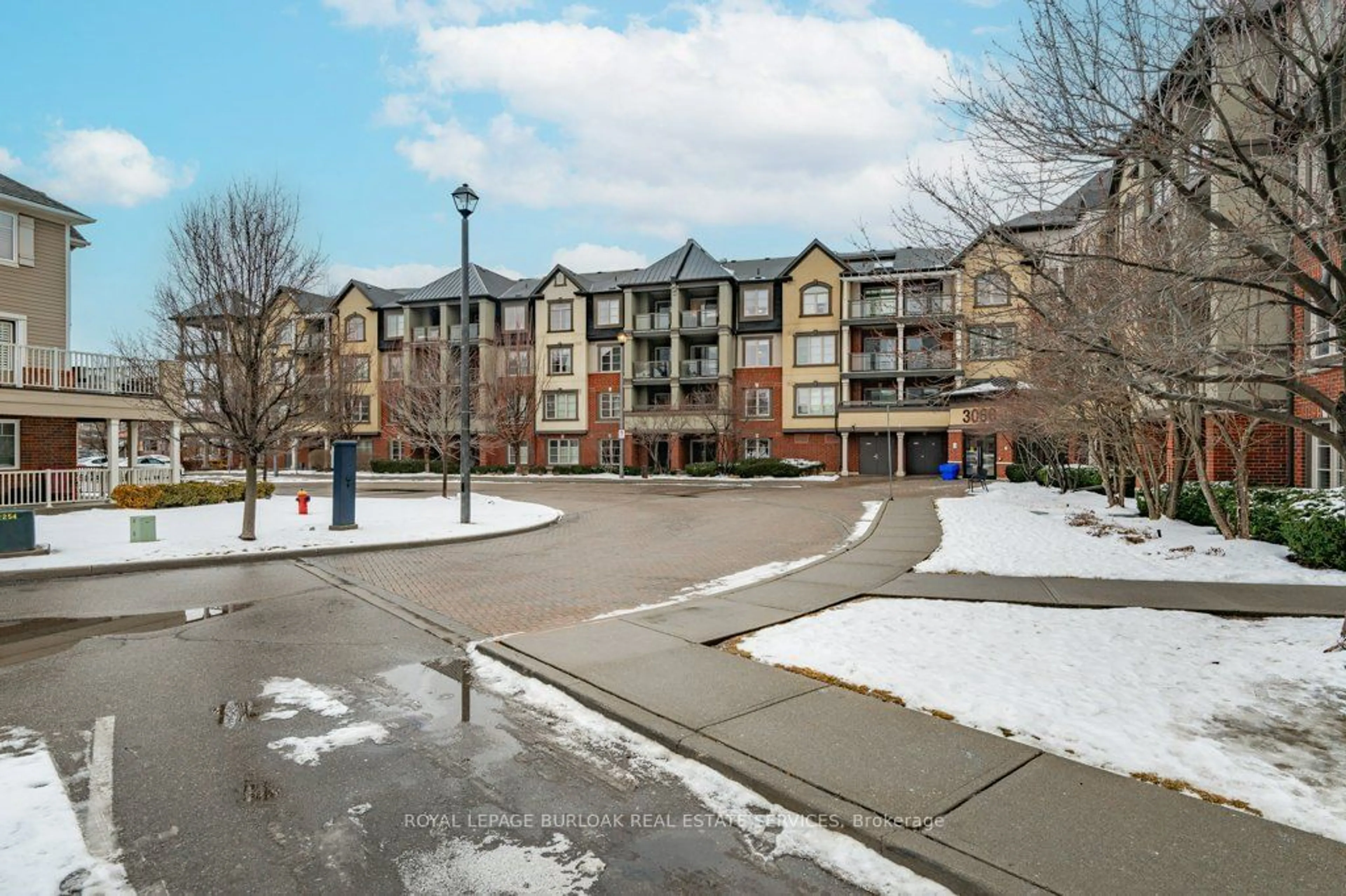 Patio, mountain view for 3060 Rotary Way #303, Burlington Ontario L7M 0G9