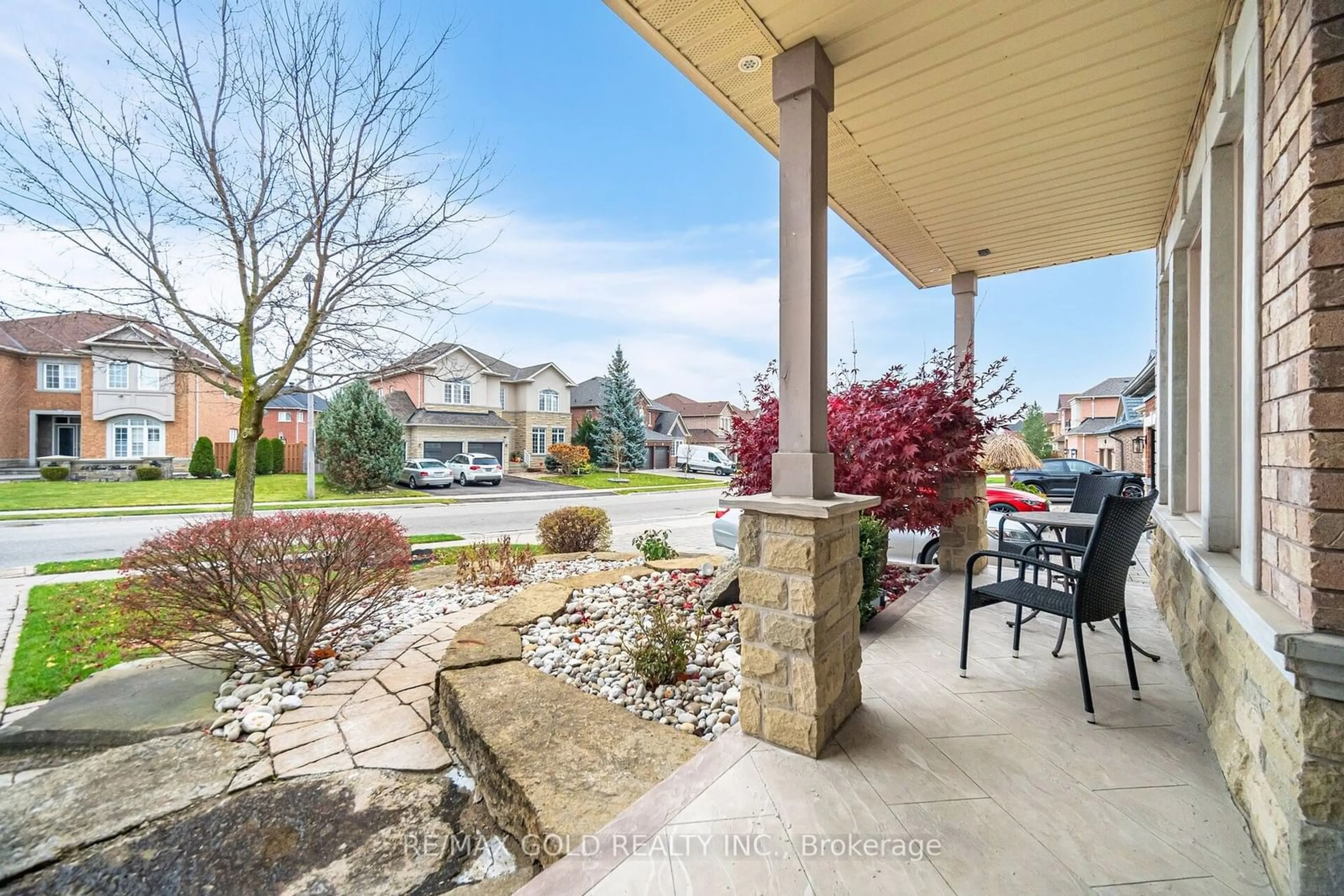 Patio, street for 59 Saint Hubert Dr, Brampton Ontario L6P 1Y5