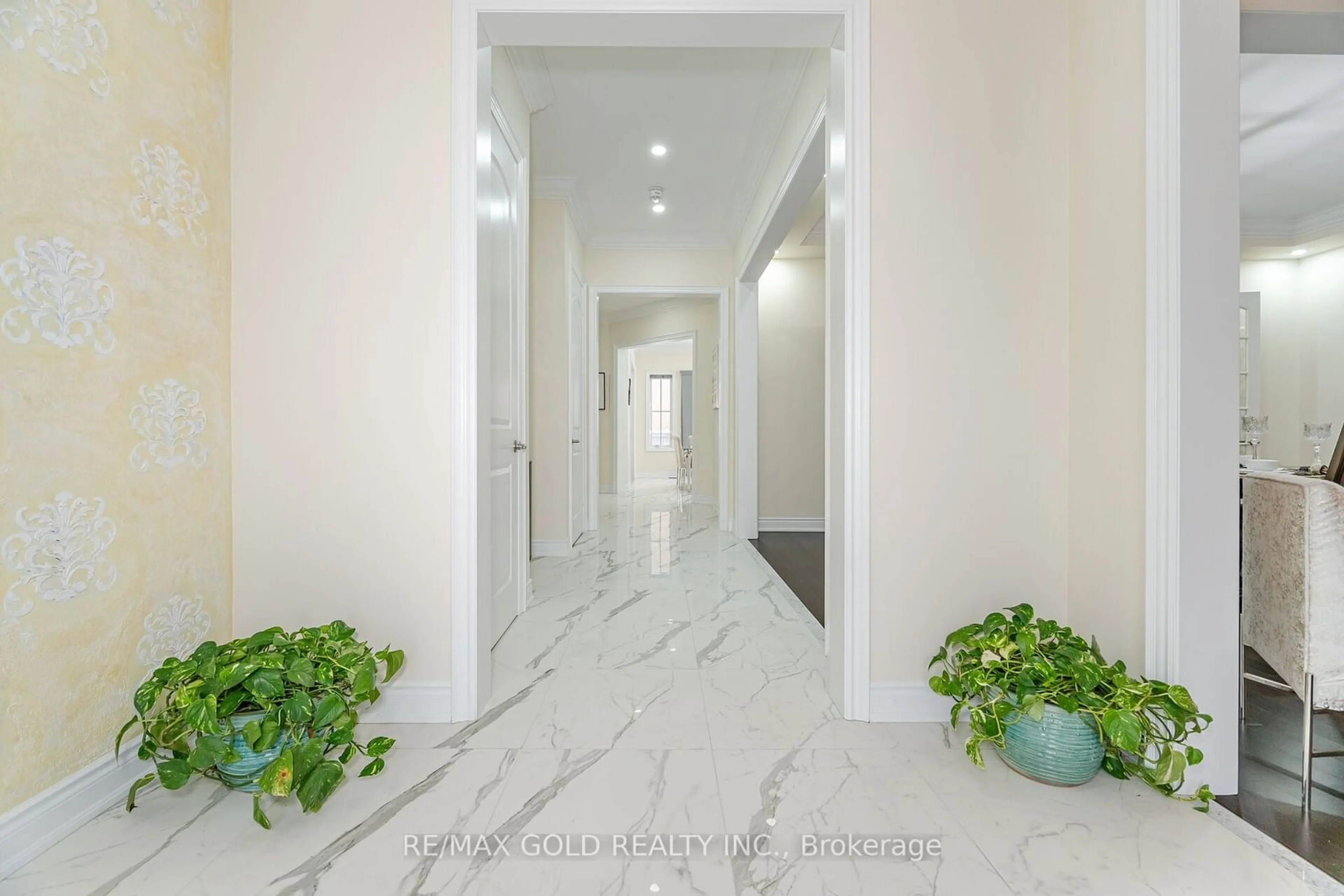 Indoor foyer for 6 Duet St, Brampton Ontario L6P 4C7