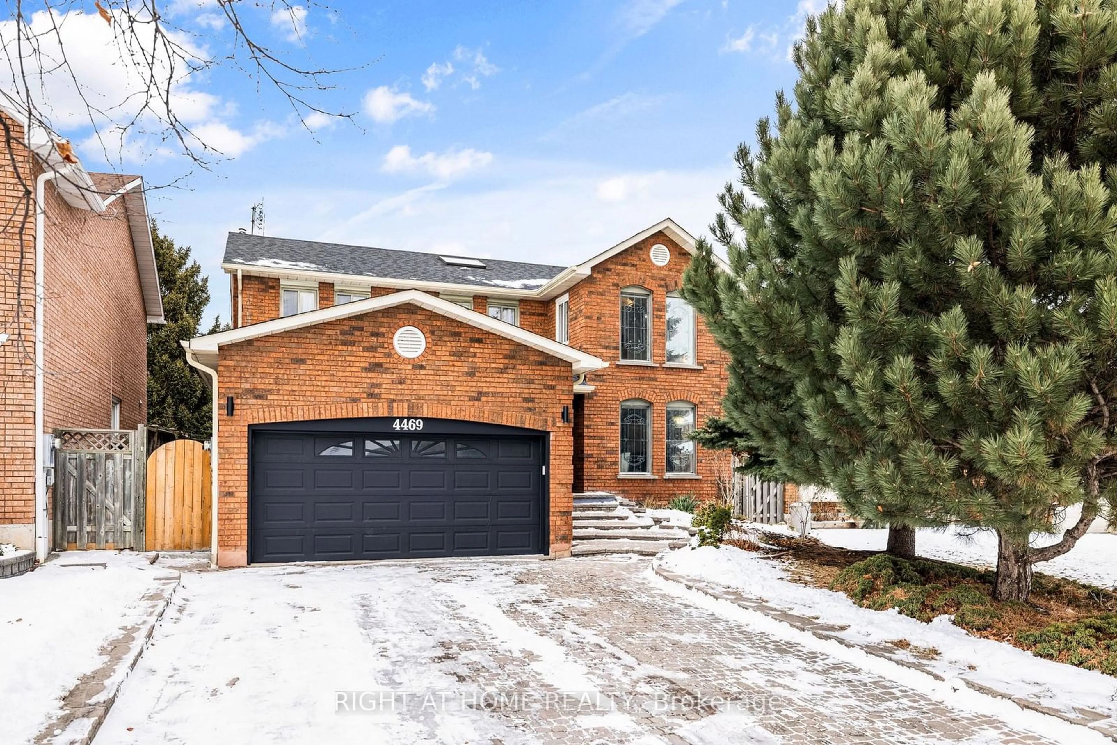 Home with brick exterior material, street for 4469 Idlewilde Cres, Mississauga Ontario L5M 4E8