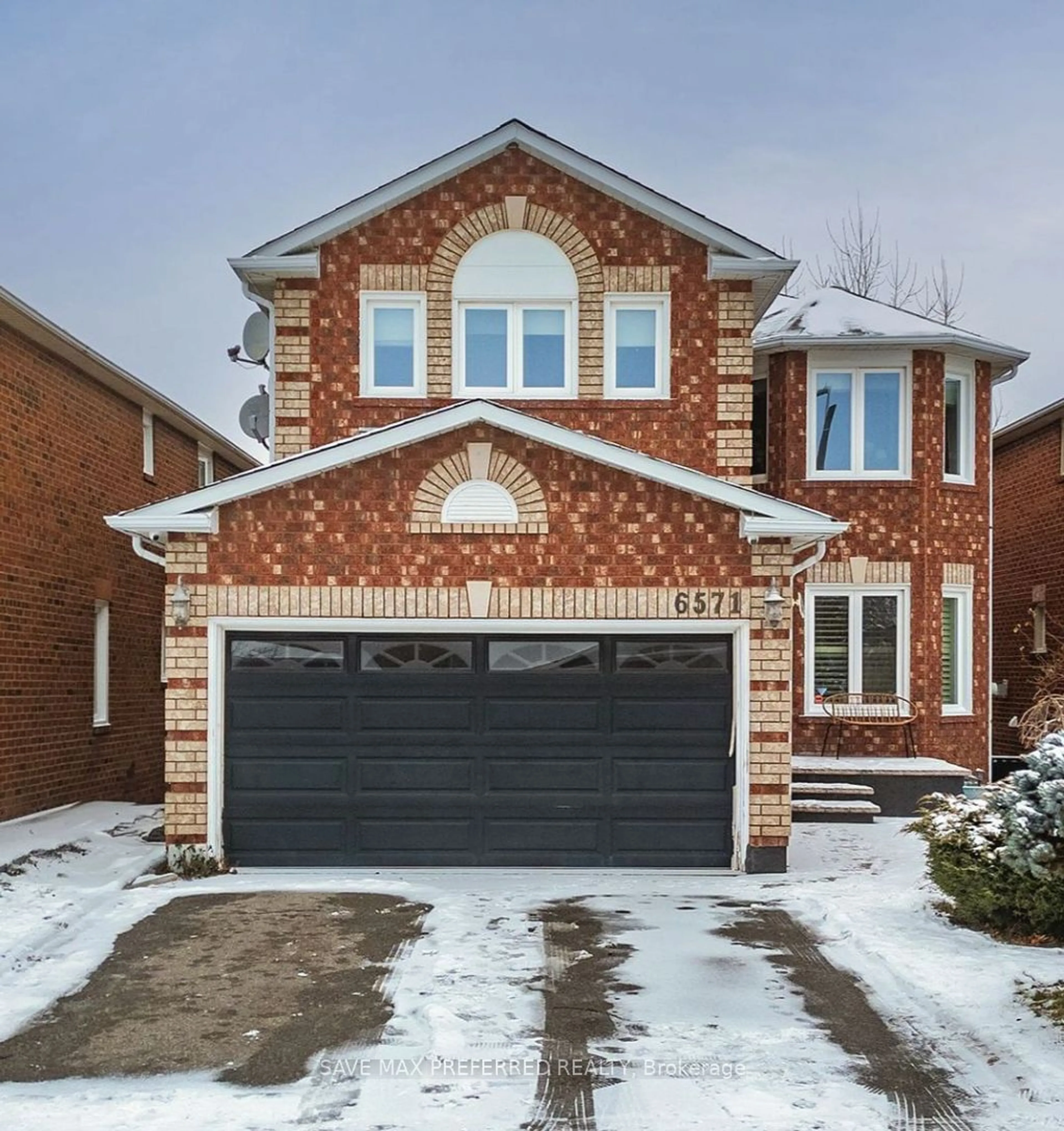 Home with brick exterior material, street for 6571 Alderwood Tr, Mississauga Ontario L5N 6W3