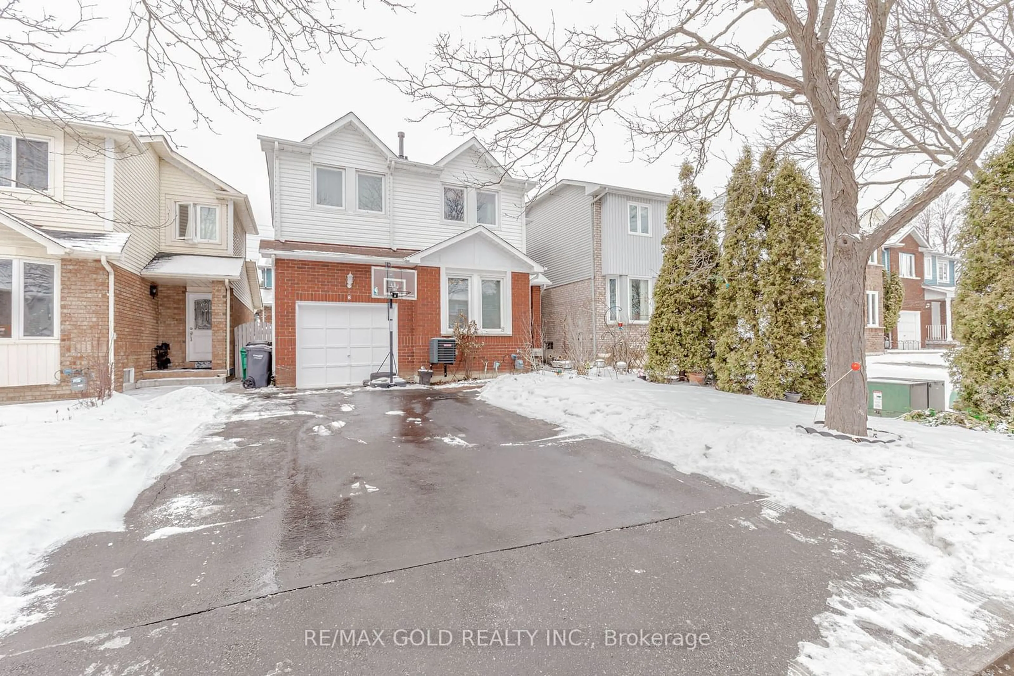 Unknown for 8 Saint Tropez Crt, Brampton Ontario L6Y 4P9