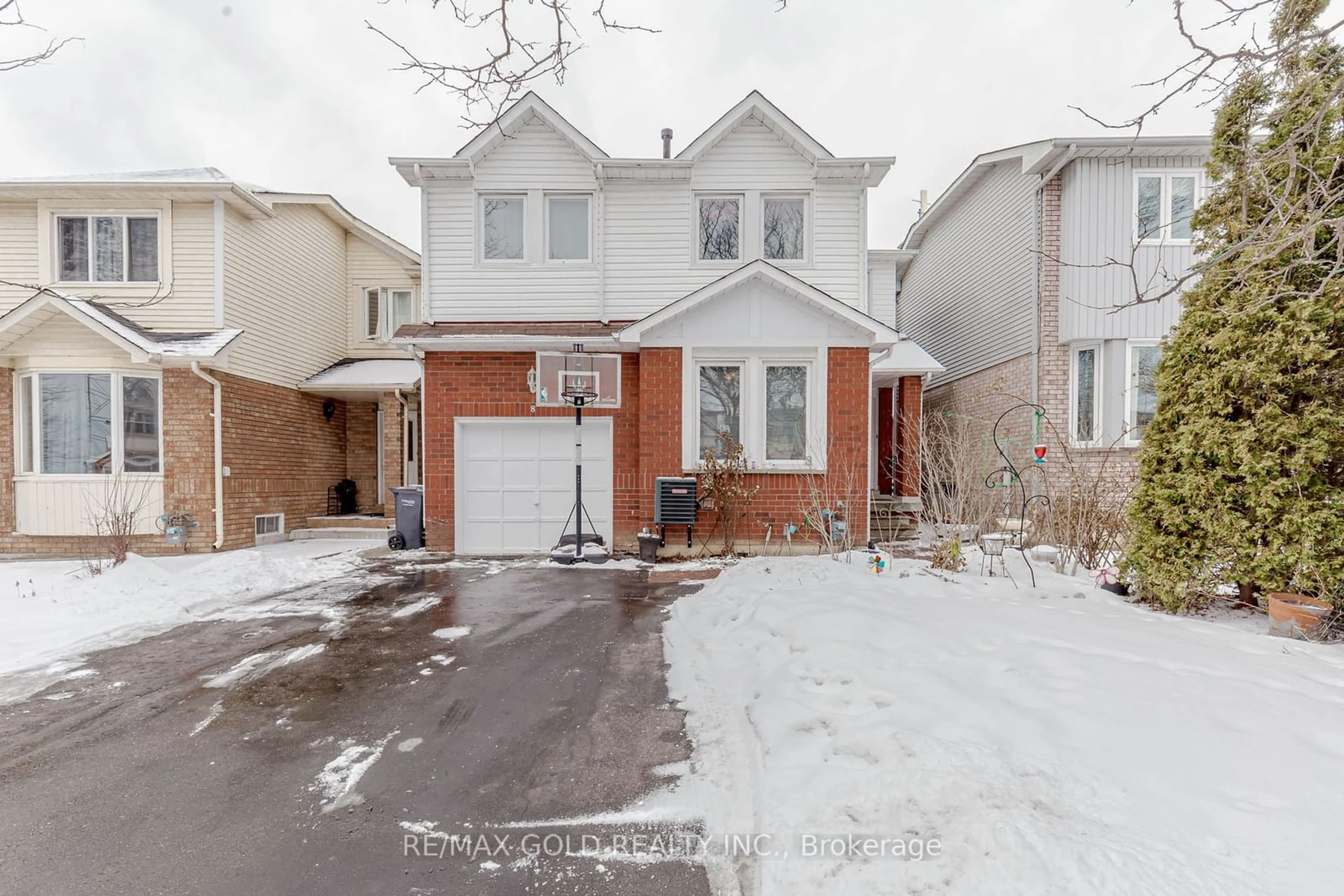 Home with brick exterior material, street for 8 Saint Tropez Crt, Brampton Ontario L6Y 4P9