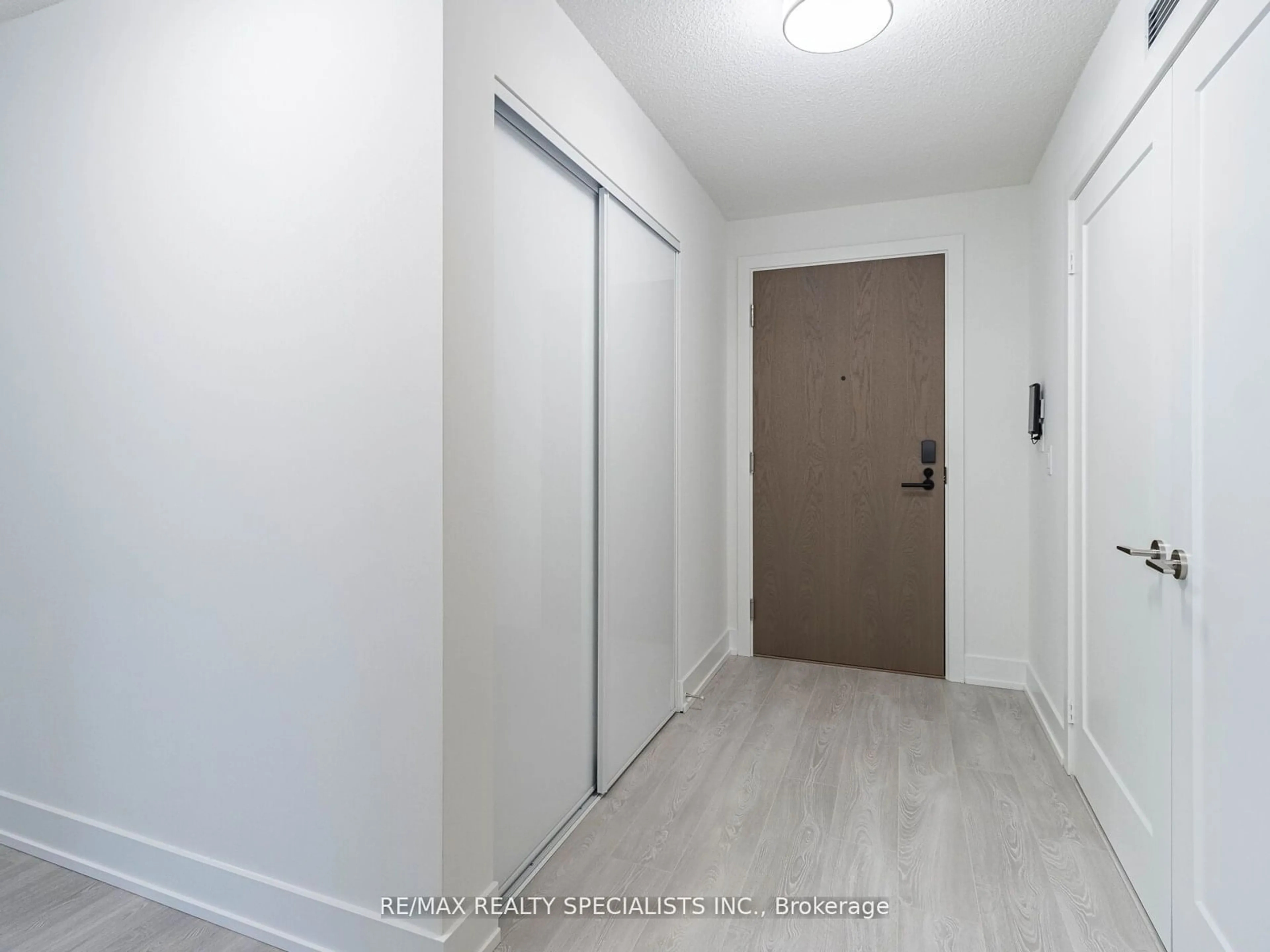 Indoor entryway for 10 Eva Rd #604, Toronto Ontario M9C 0B3