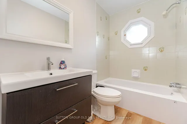 Additional property image - 656 Hyacinthe Blvd