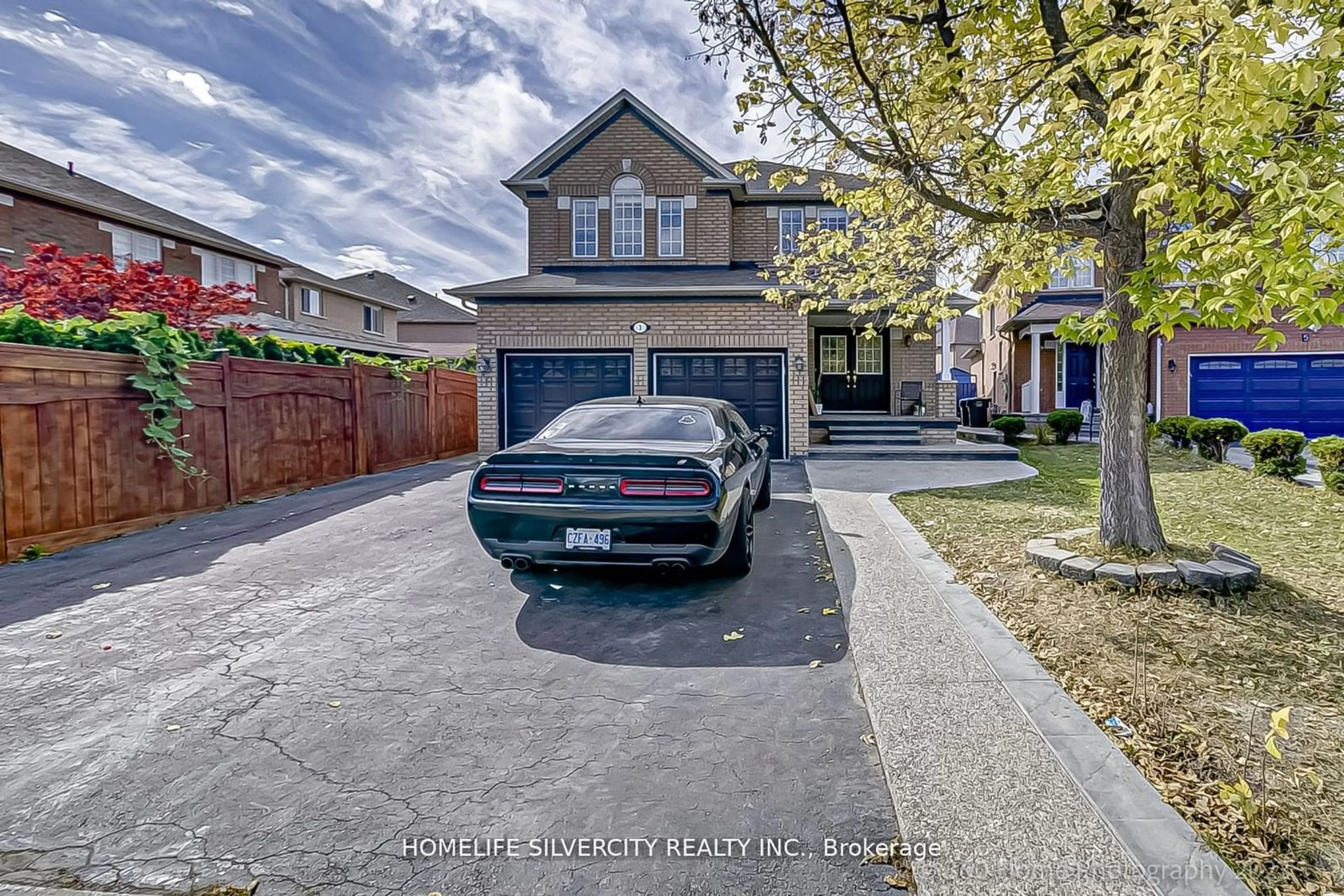 A pic from outside/outdoor area/front of a property/back of a property/a pic from drone, street for 3 Mario St, Brampton Ontario L6P 1N1