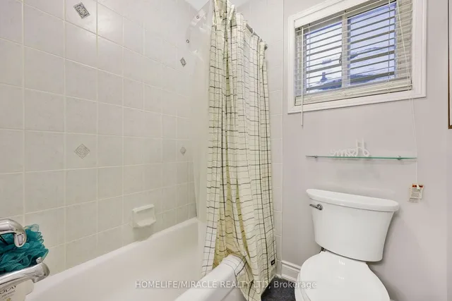 Additional image 13 of 8 Bottlebrush Dr