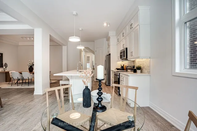Additional property image - 1466 EVEREST Cres