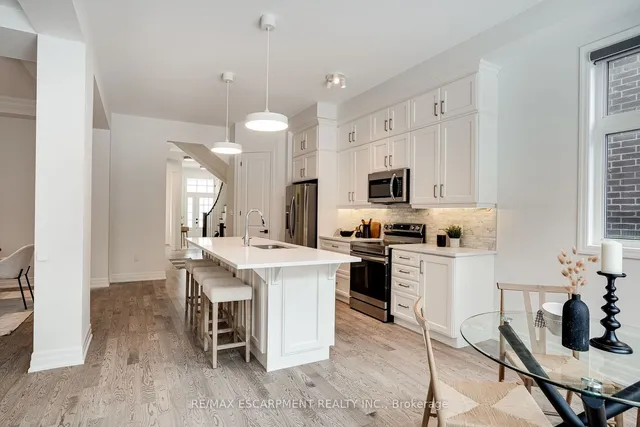 Additional property image - 1466 EVEREST Cres