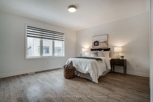 Additional property image - 1466 EVEREST Cres