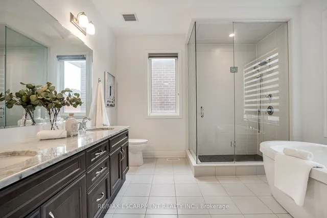 Additional property image - 1466 EVEREST Cres